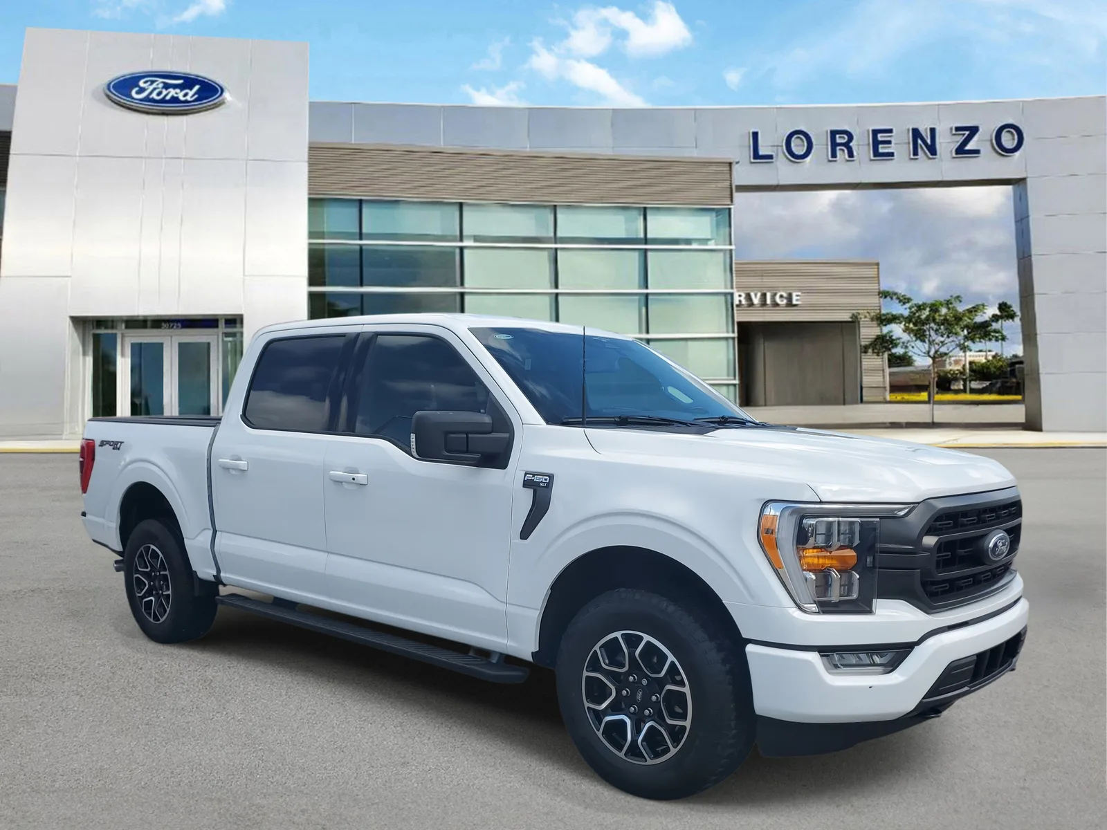 2023 Ford F-150 XLT 4WD photo 3