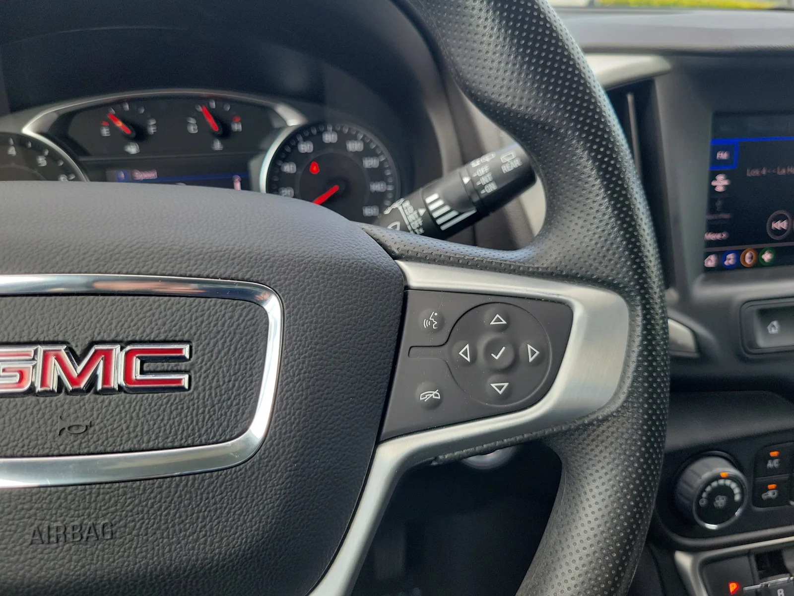 2023 GMC Terrain SLE photo 19
