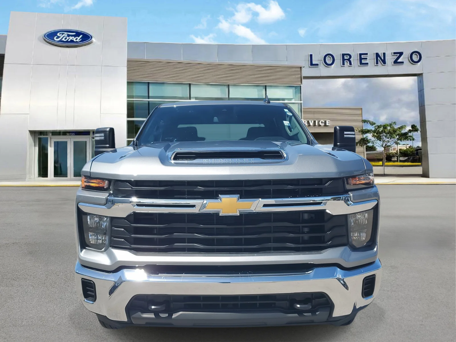 2024 Chevrolet Silverado 2500HD LT photo 2