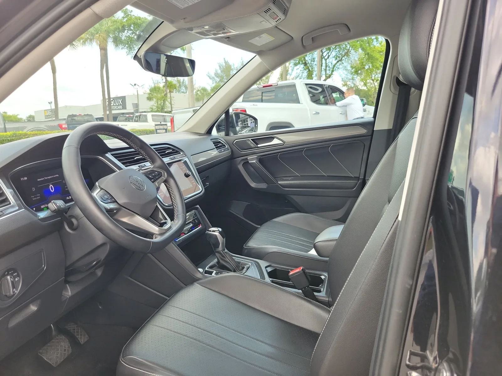 2022 Volkswagen Tiguan SE photo 10