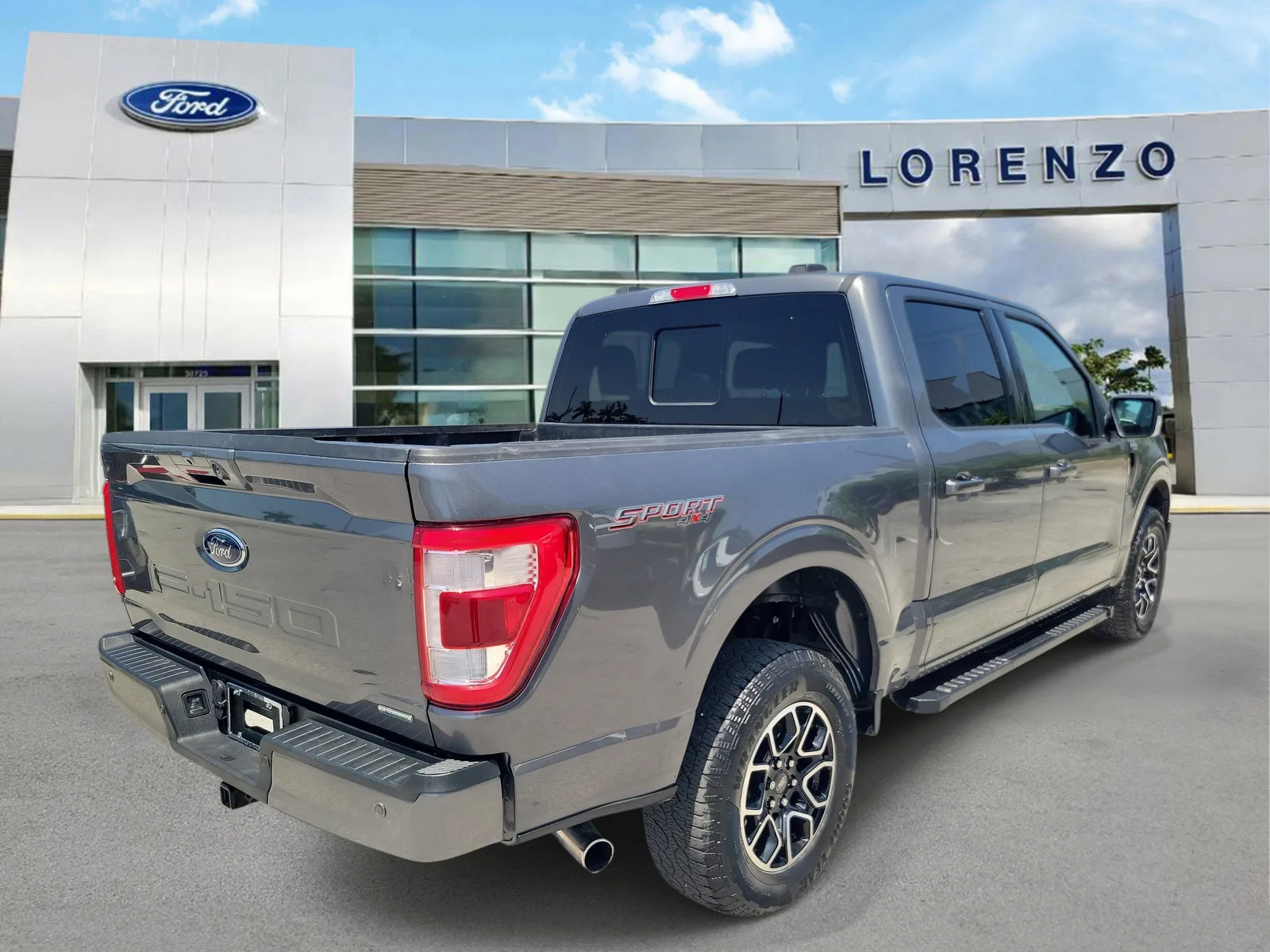 2023 Ford F-150 LARIAT 4WD photo 5