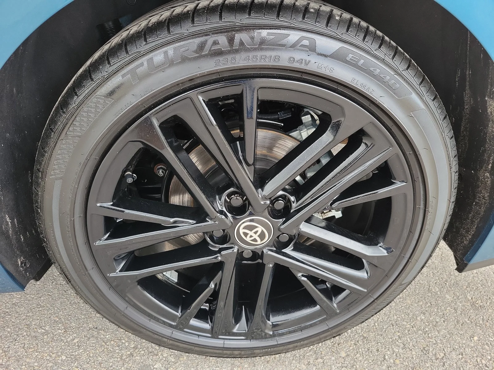 2025 Toyota Camry SE photo 10
