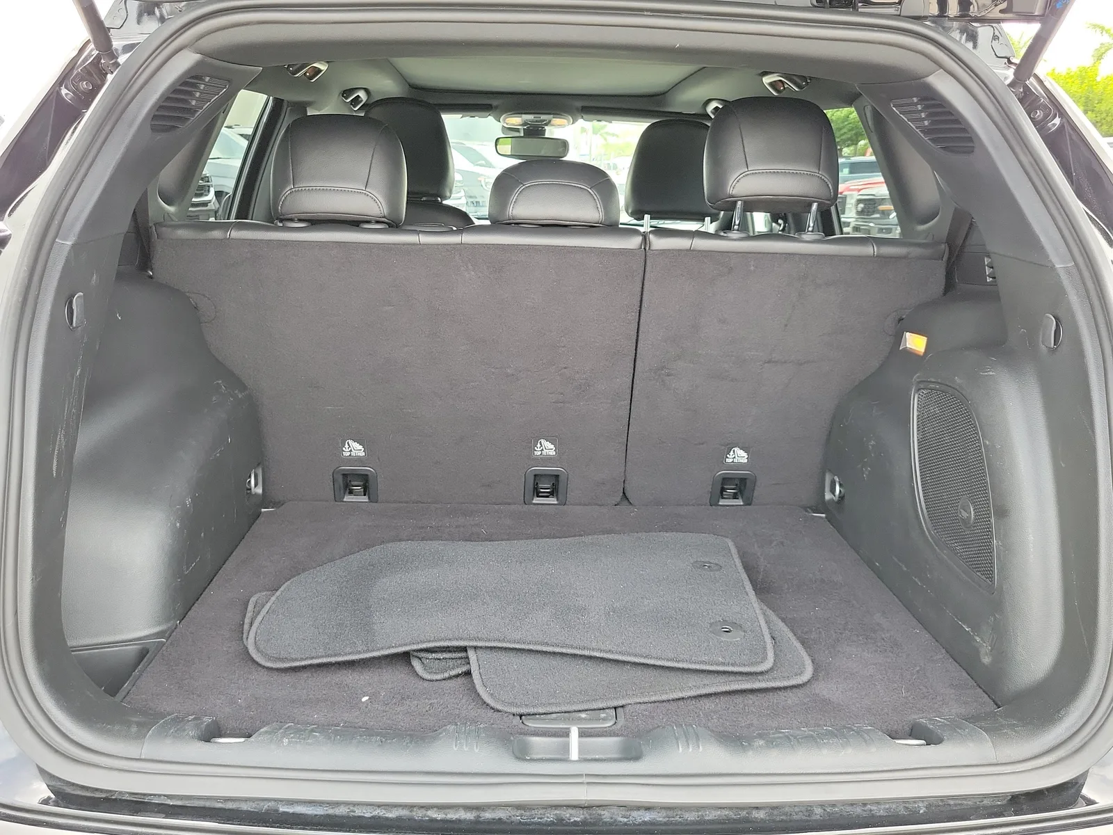 2023 Jeep Compass Latitude Lux 4WD photo 15