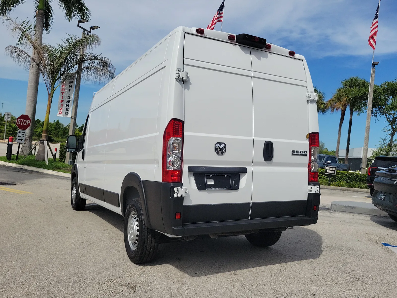 2026 RAM ProMaster Cargo Van Tradesman photo 7