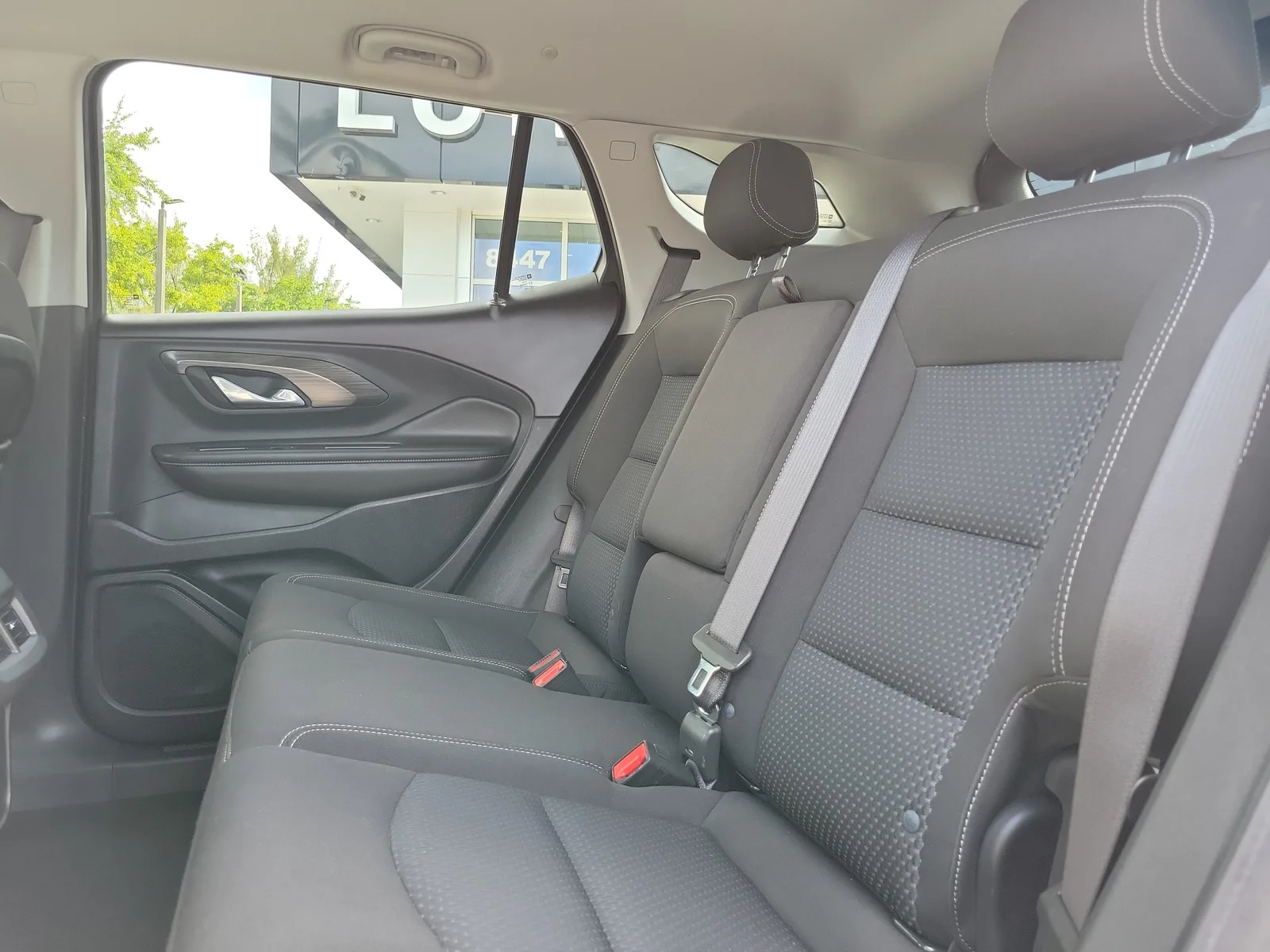 2023 GMC Terrain SLE photo 13