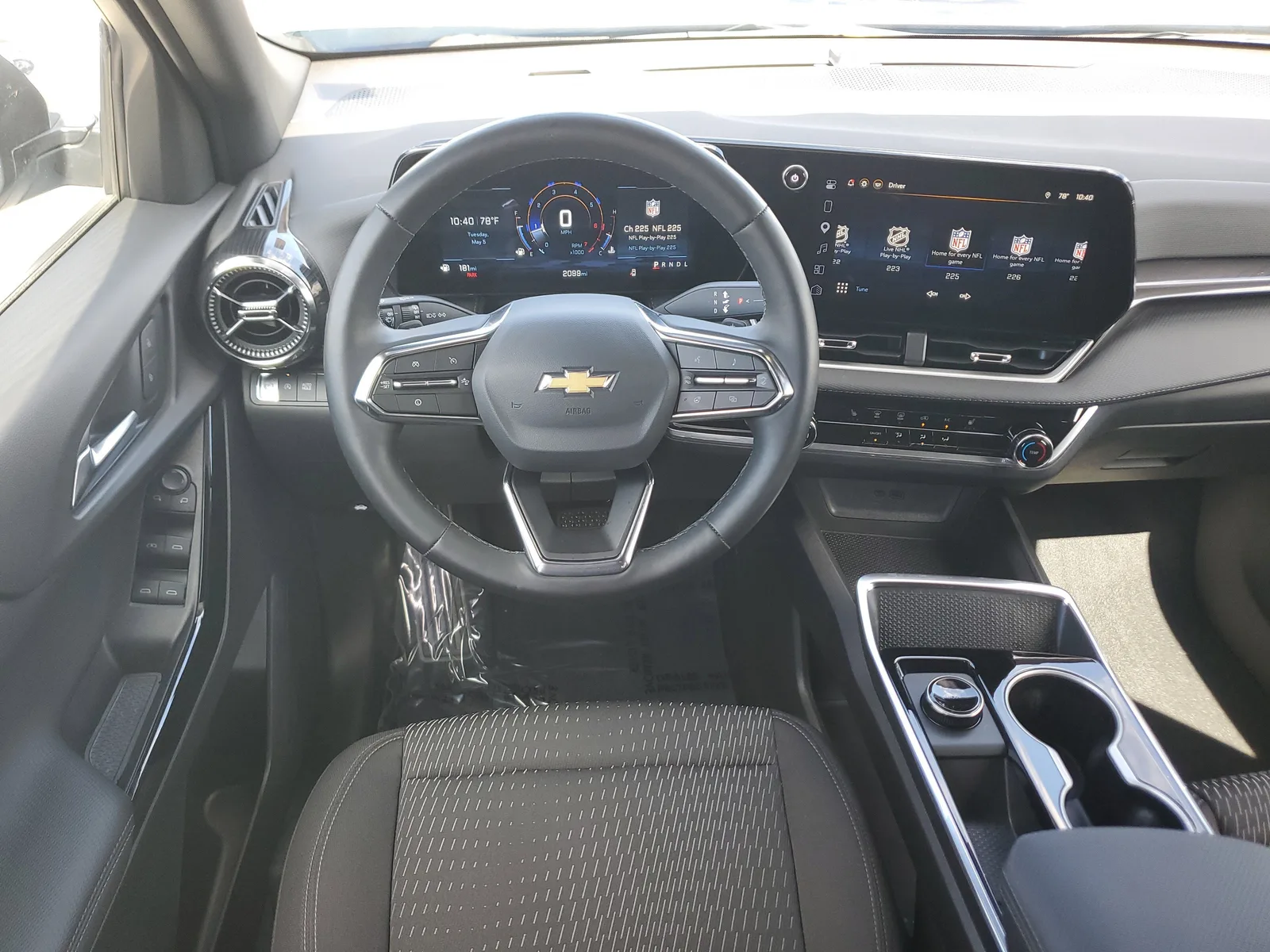 2026 Chevrolet Equinox FWD LT photo 18