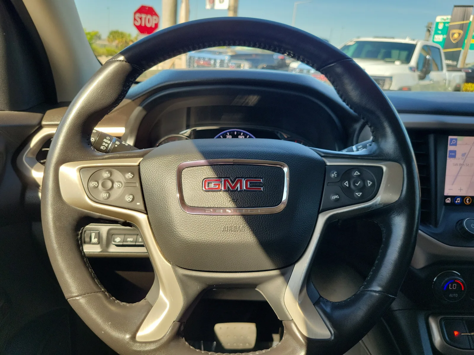 2022 GMC Acadia Denali photo 21