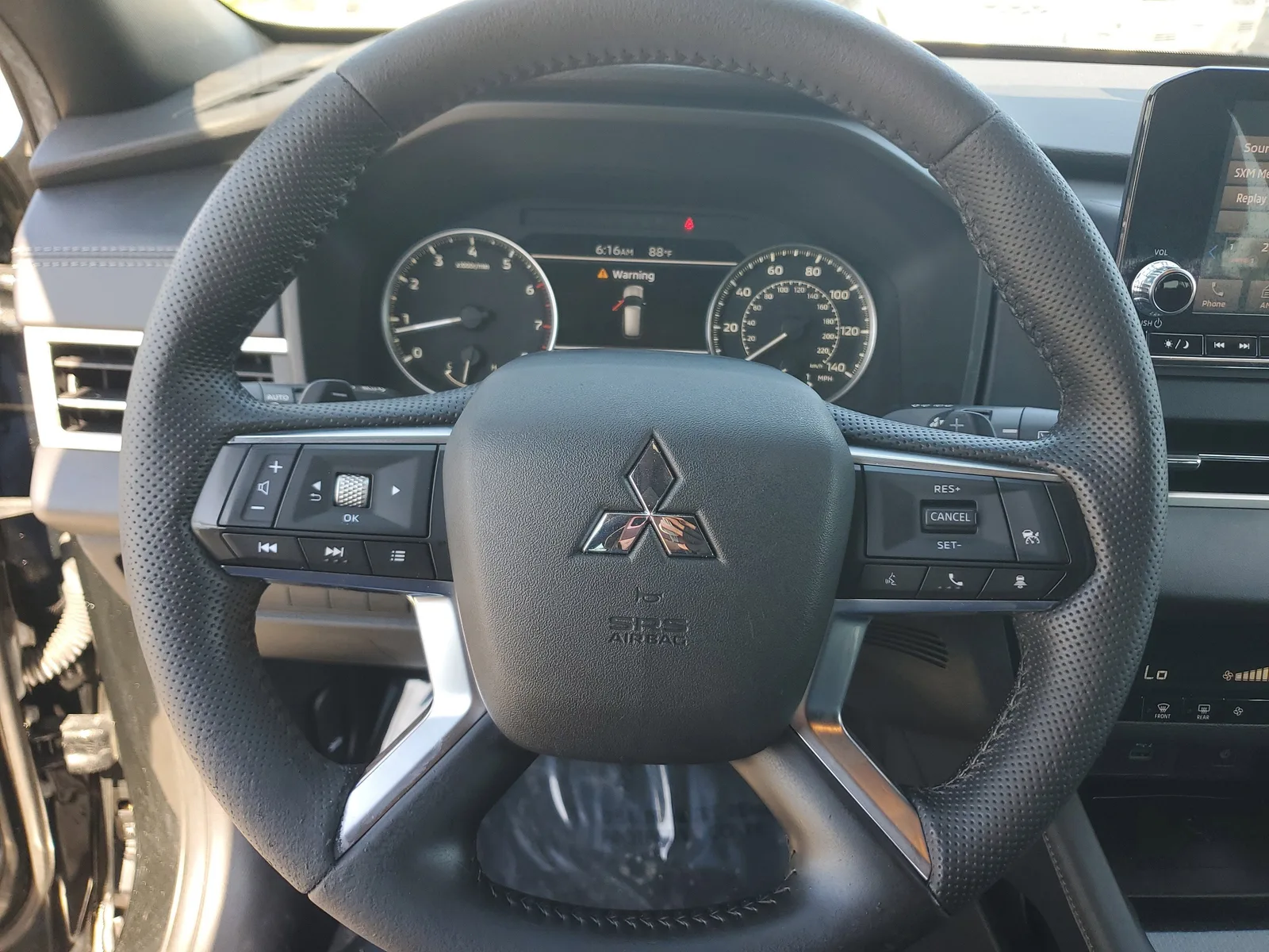 2022 Mitsubishi Outlander Black Edition photo 21