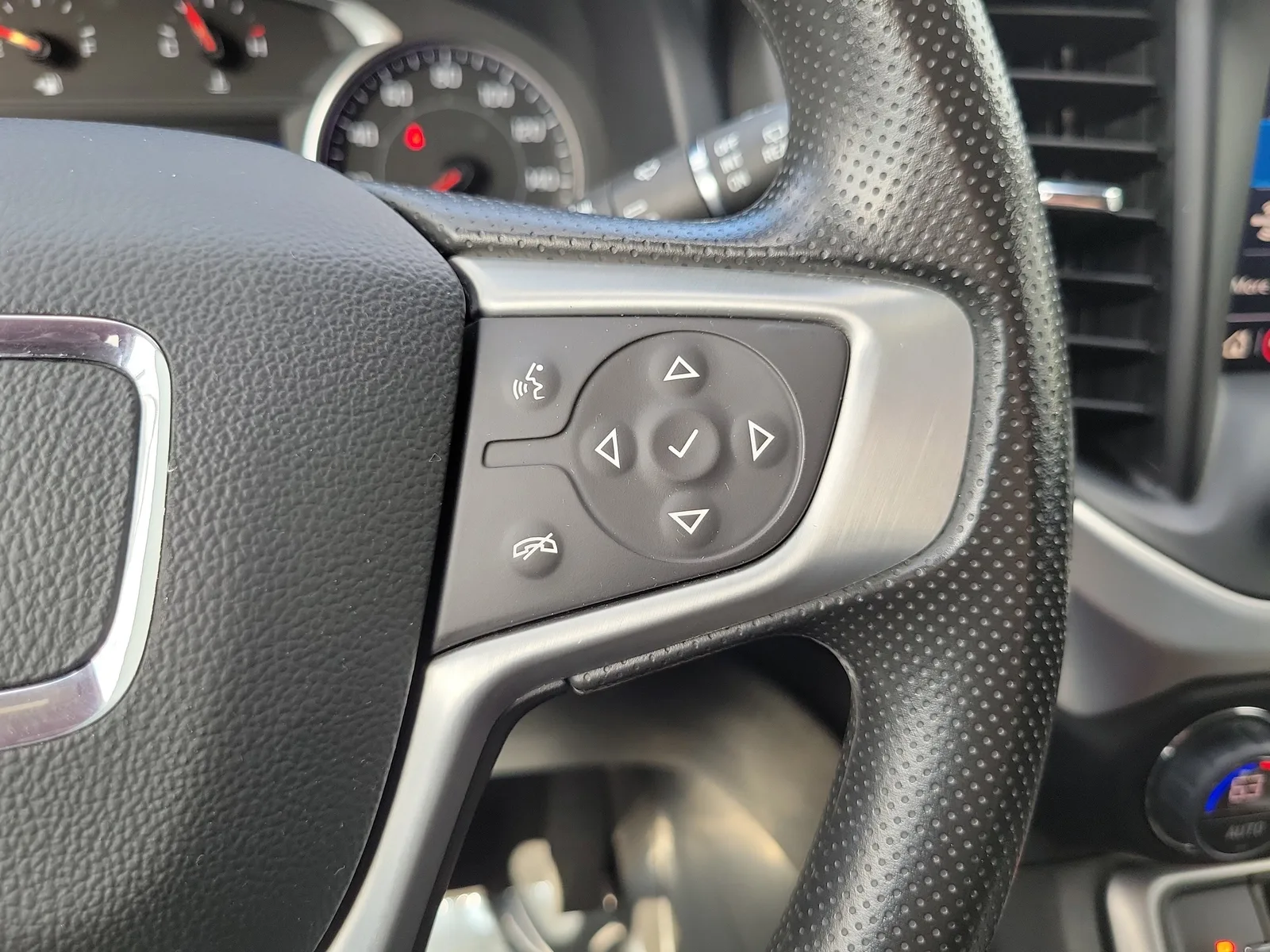 2023 GMC Acadia SLE photo 21