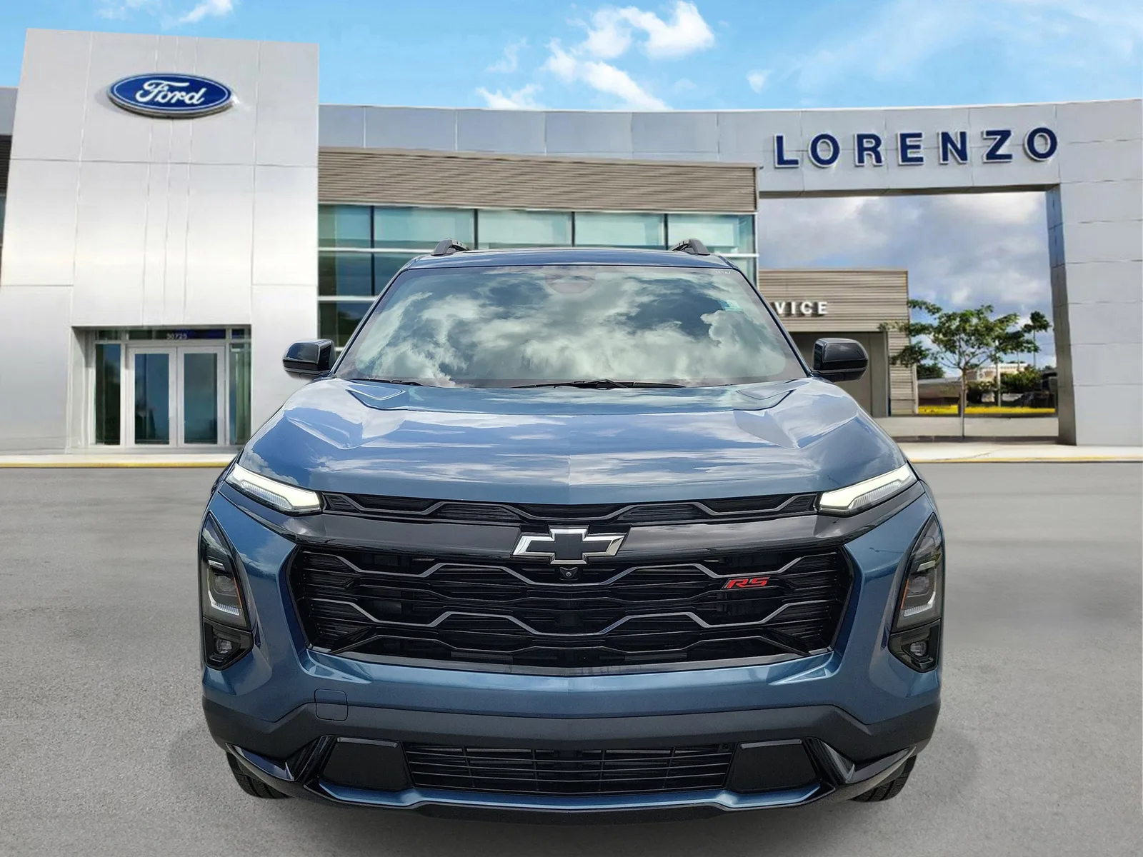 2025 Chevrolet Equinox FWD RS photo 2