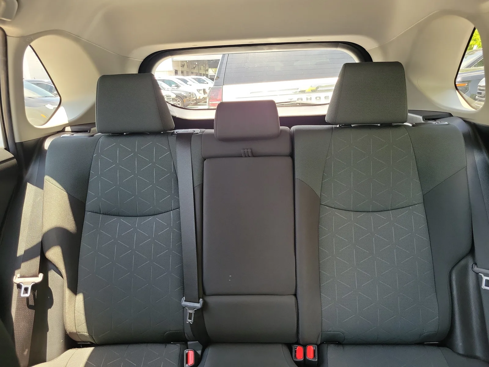 2024 Toyota RAV4 XLE photo 16