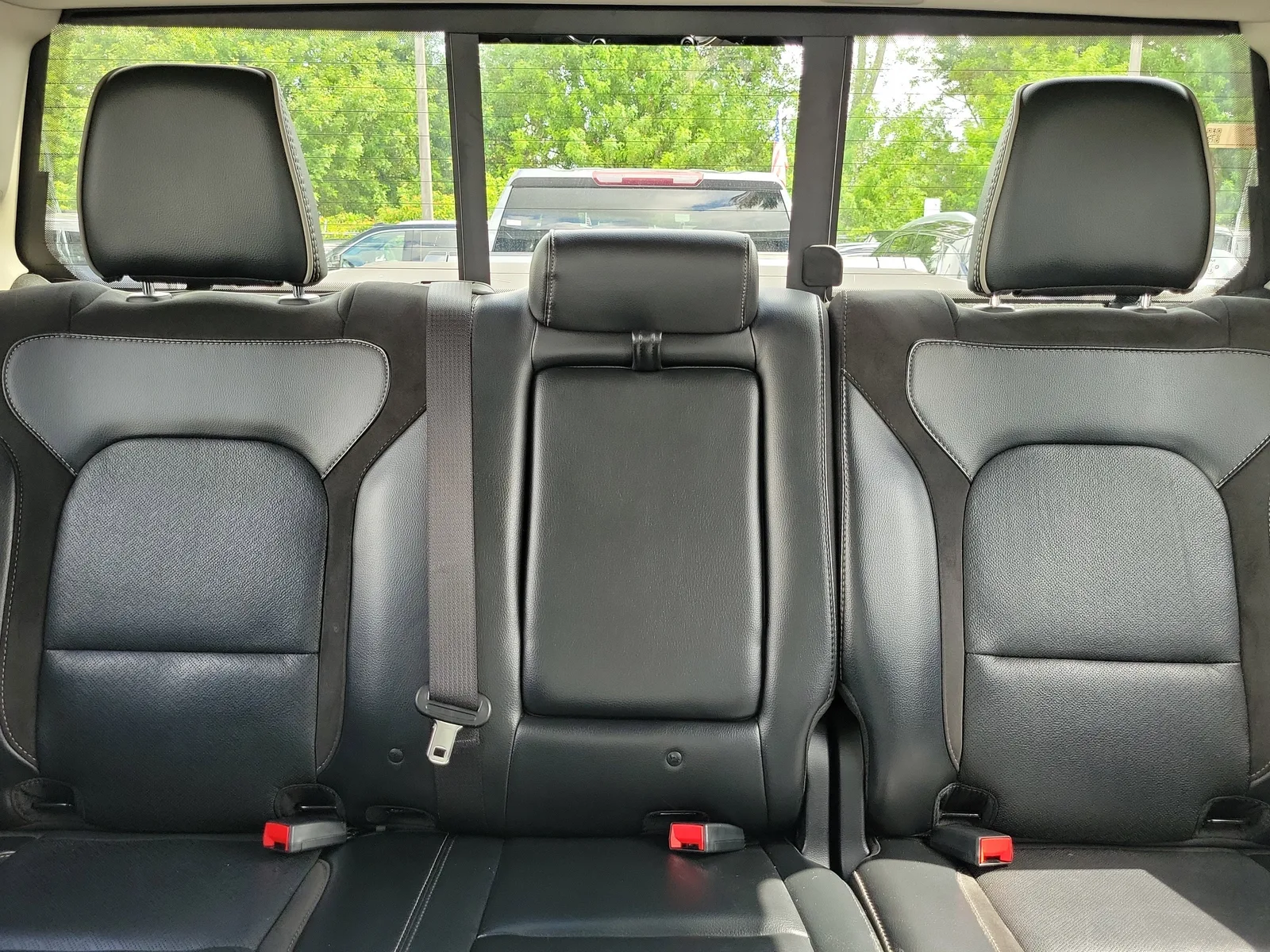 2022 RAM 1500 Laramie photo 16