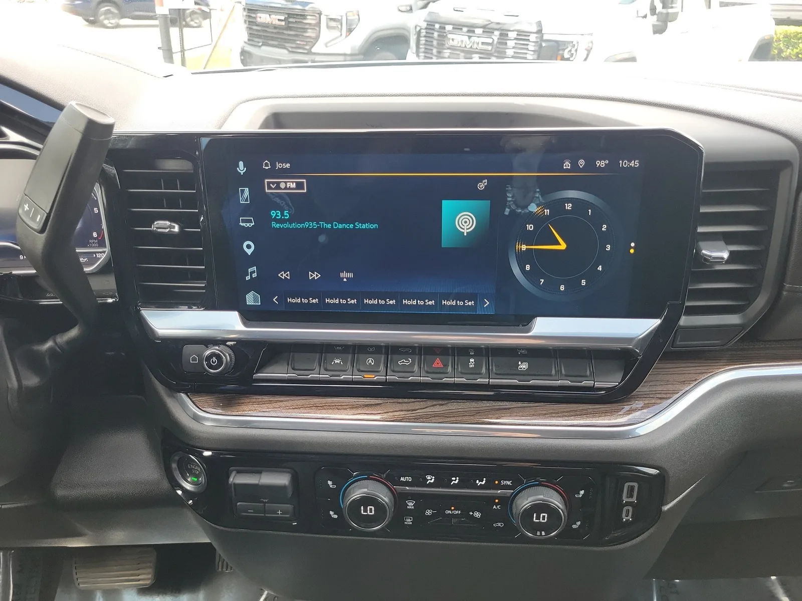 2024 Chevrolet Silverado 1500 LT photo 21