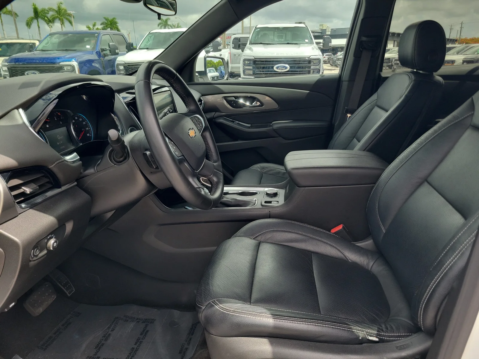 2023 Chevrolet Traverse LT Cloth photo 11