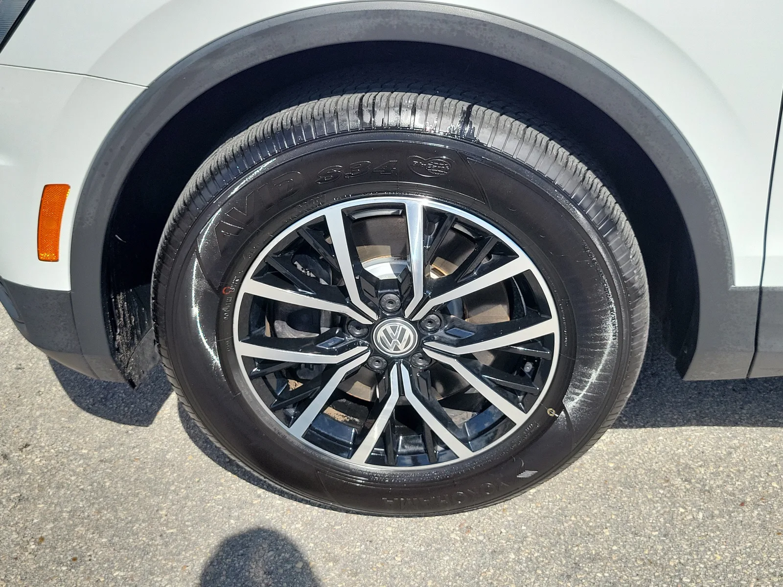 2021 Volkswagen Tiguan SE photo 24