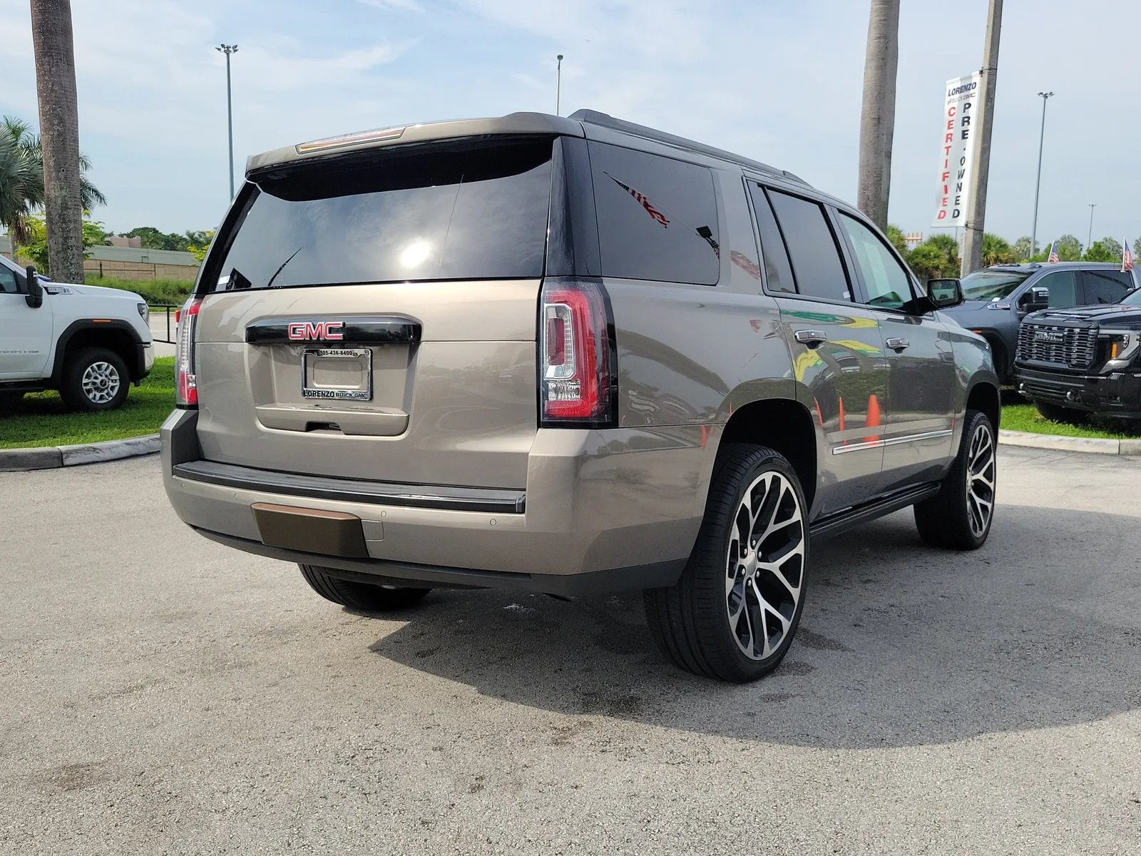 2019 GMC Yukon Denali photo 5