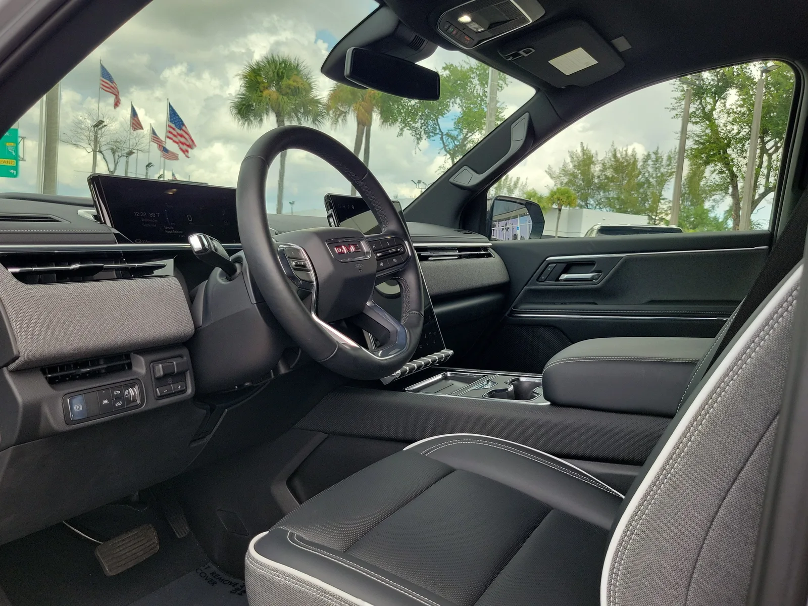 2026 GMC Sierra EV Elevation Standard Range photo 9