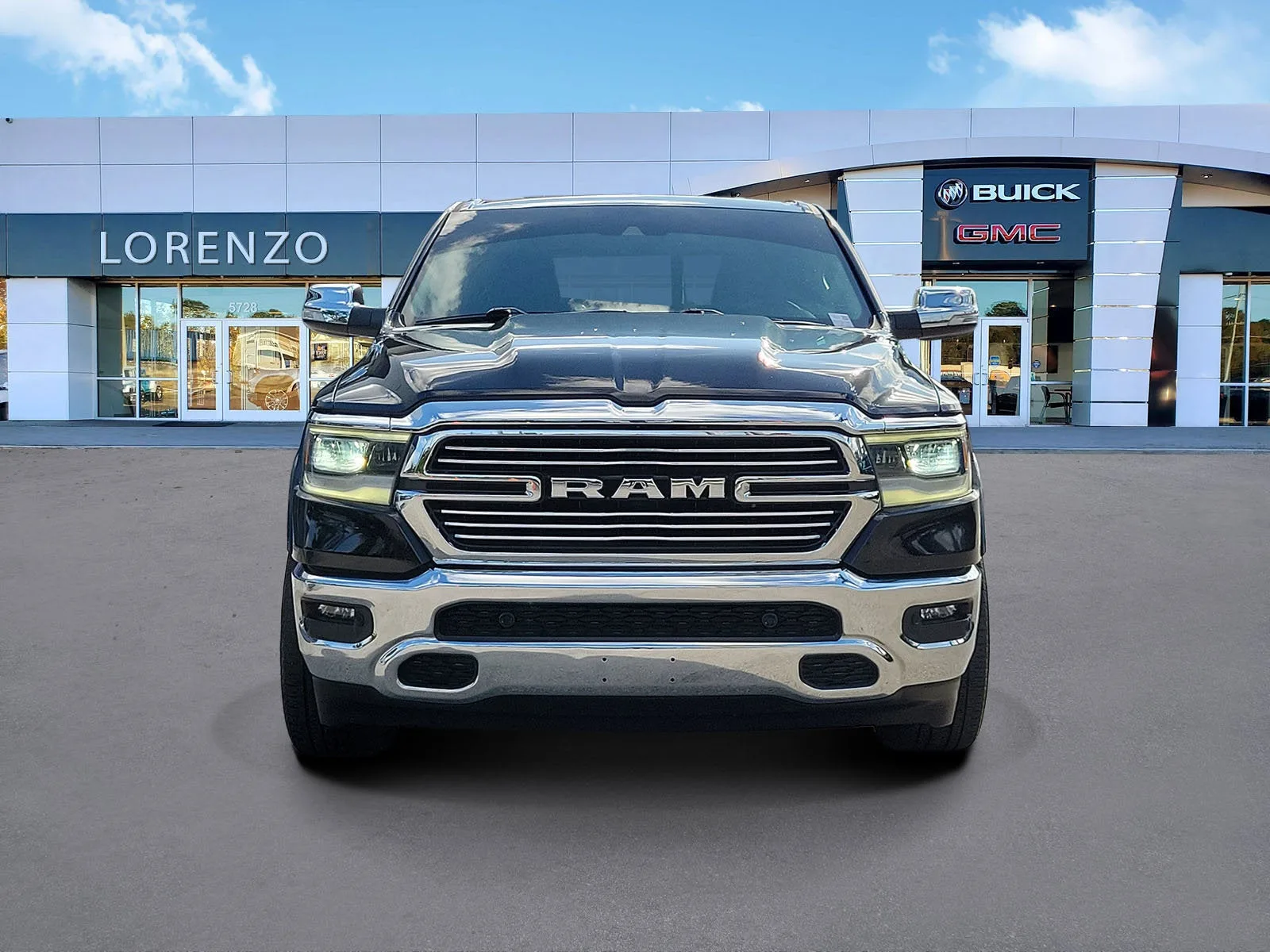 2021 RAM 1500 Laramie photo 2