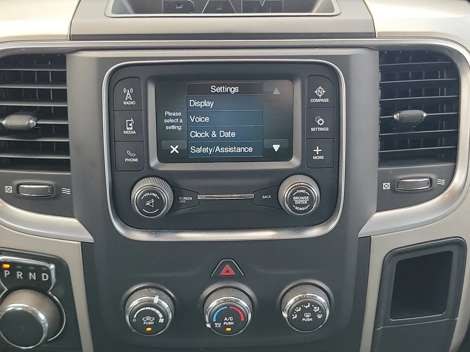 2019 RAM 1500 Classic SLT photo 21