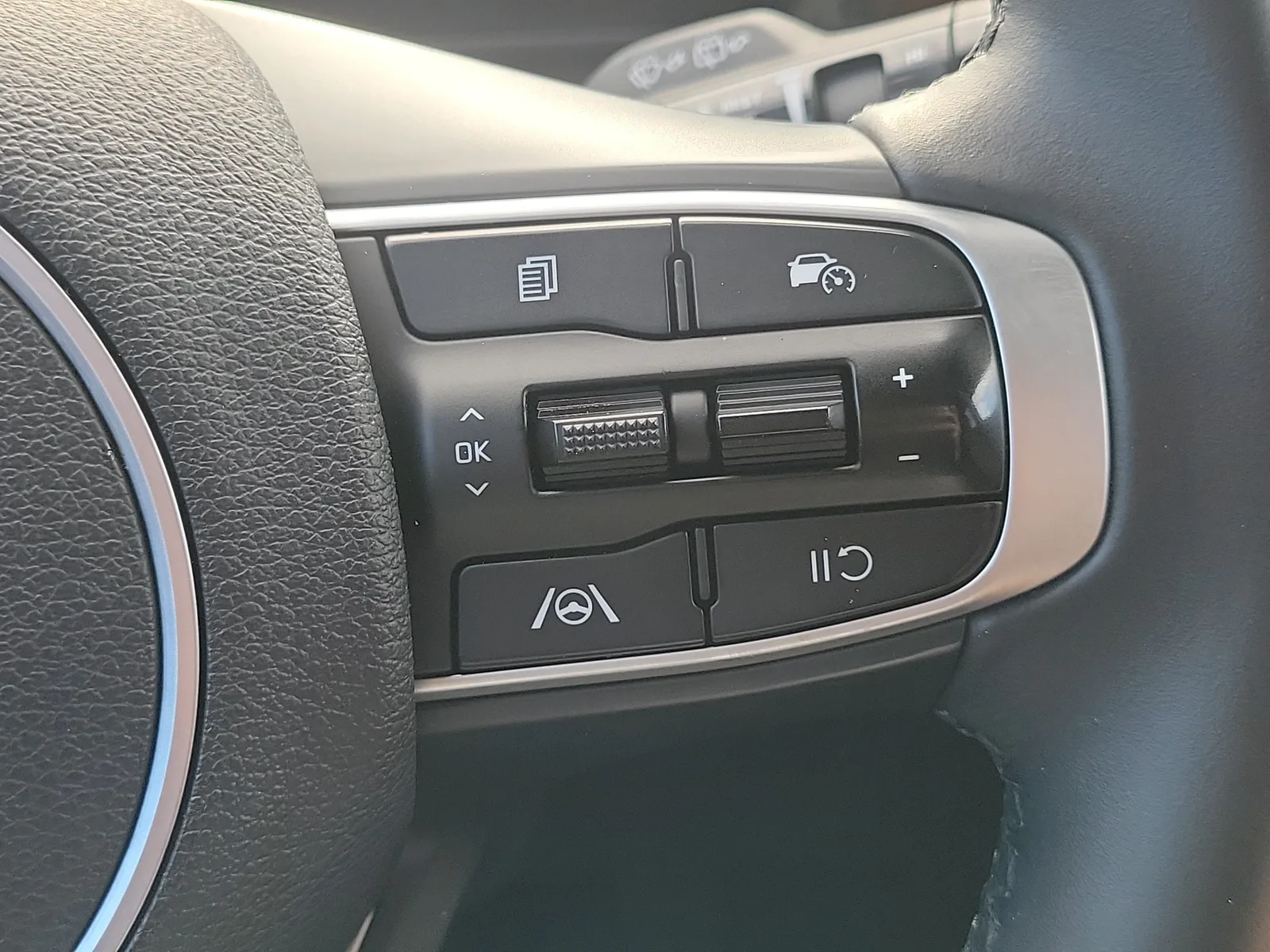2023 Kia Sportage EX photo 24