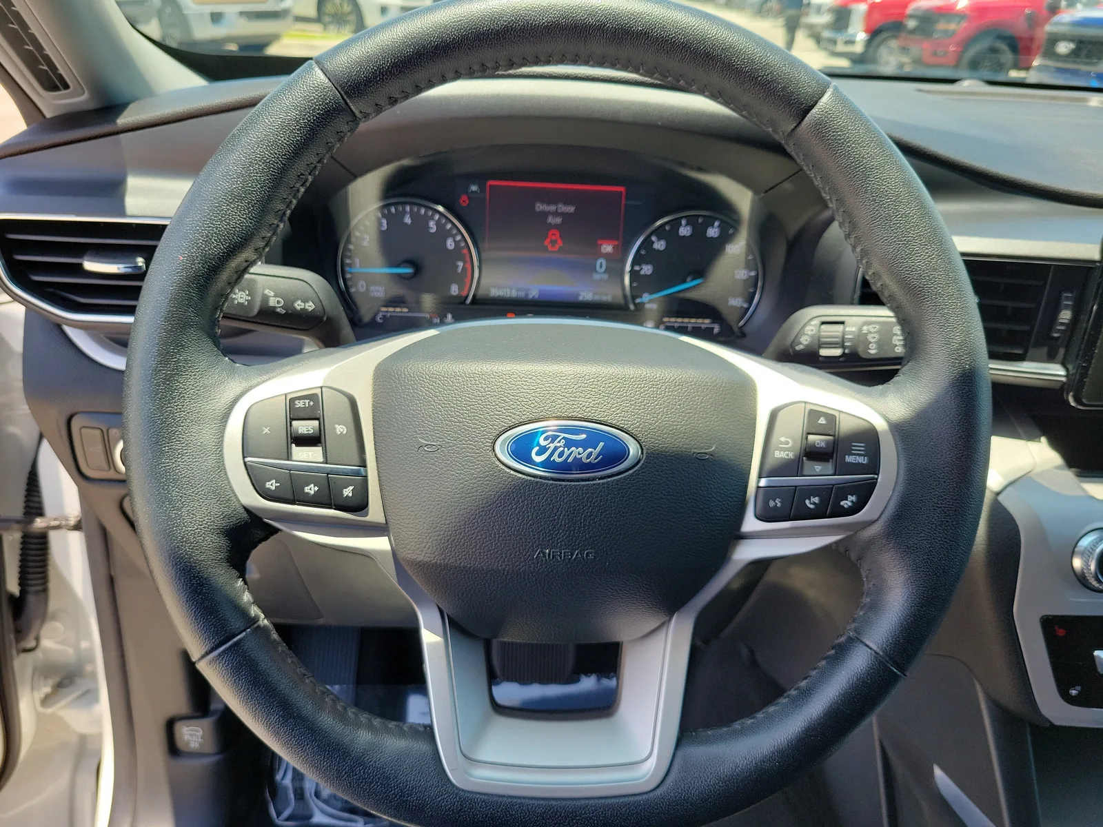 2023 Ford Explorer XLT photo 21