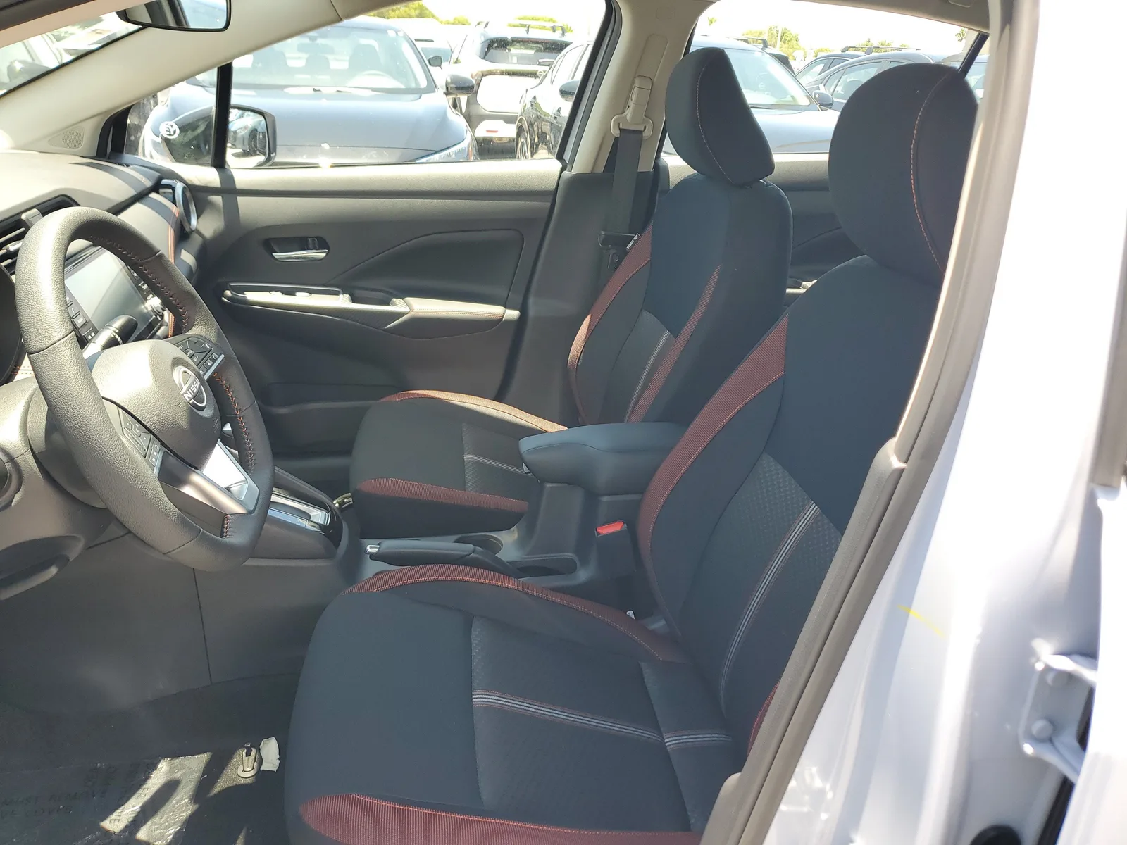 2025 Nissan Versa SR photo 9