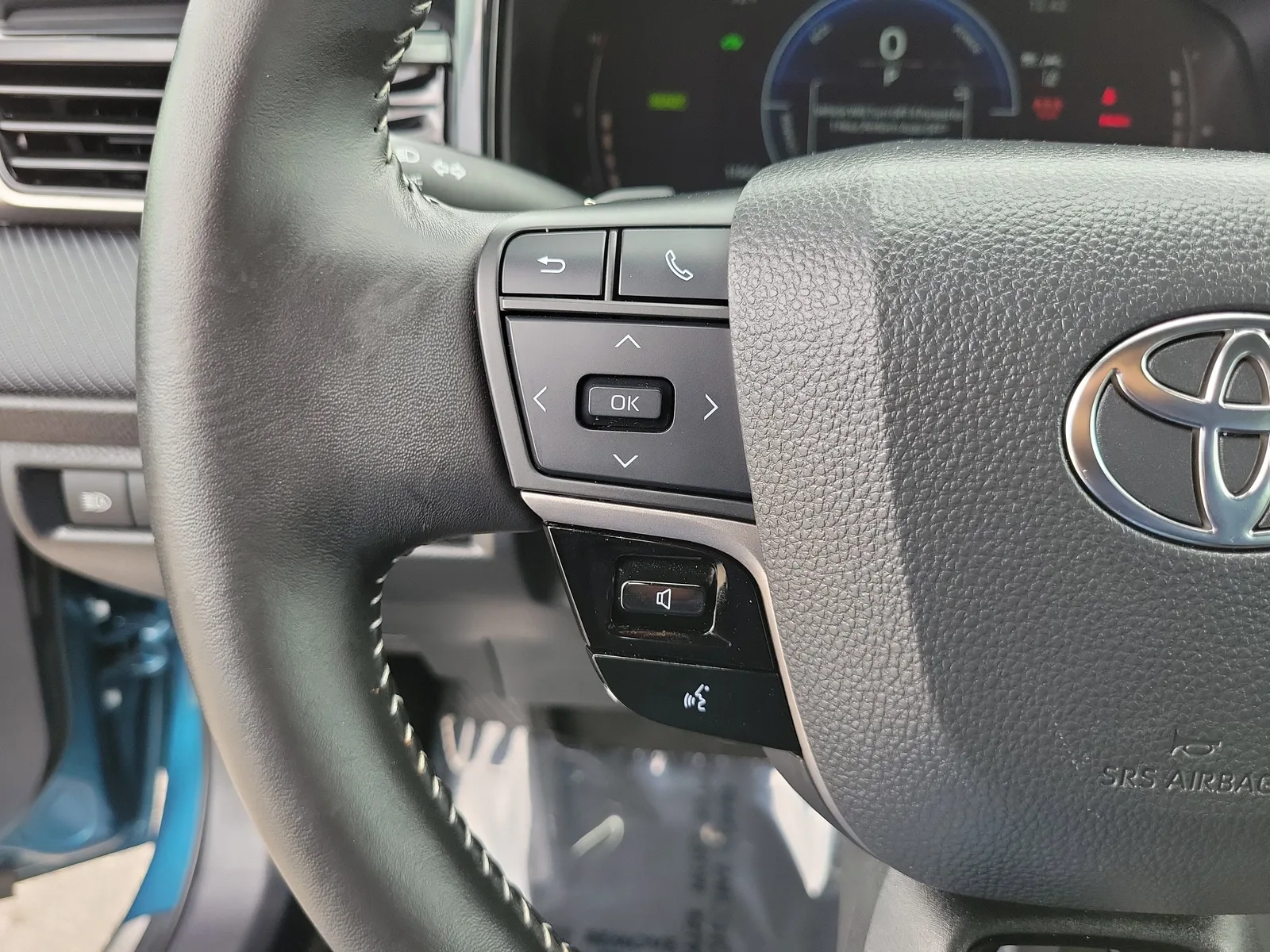 2025 Toyota Camry SE photo 27