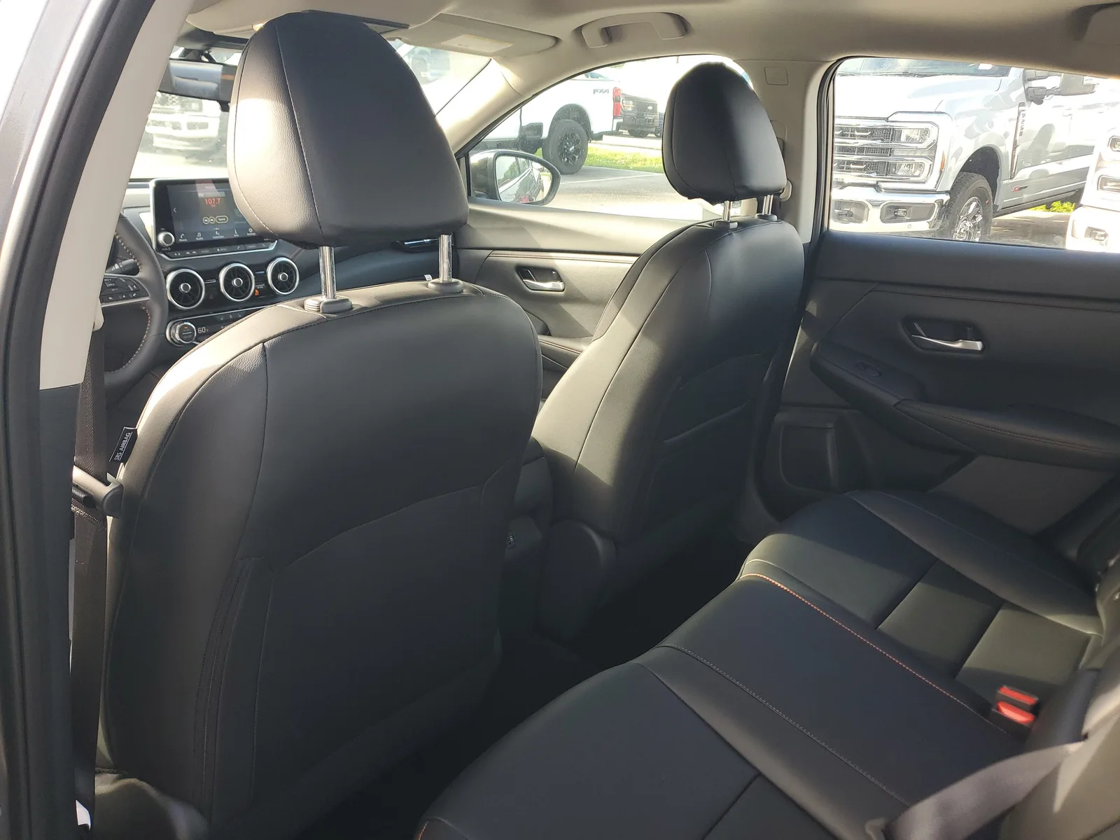 2025 Nissan Sentra SR photo 17