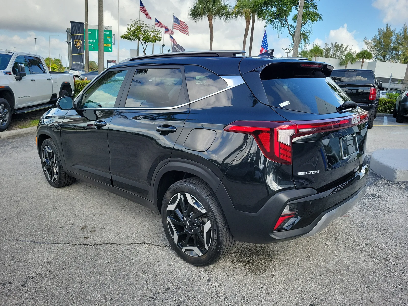 2025 Kia Seltos SX photo 7