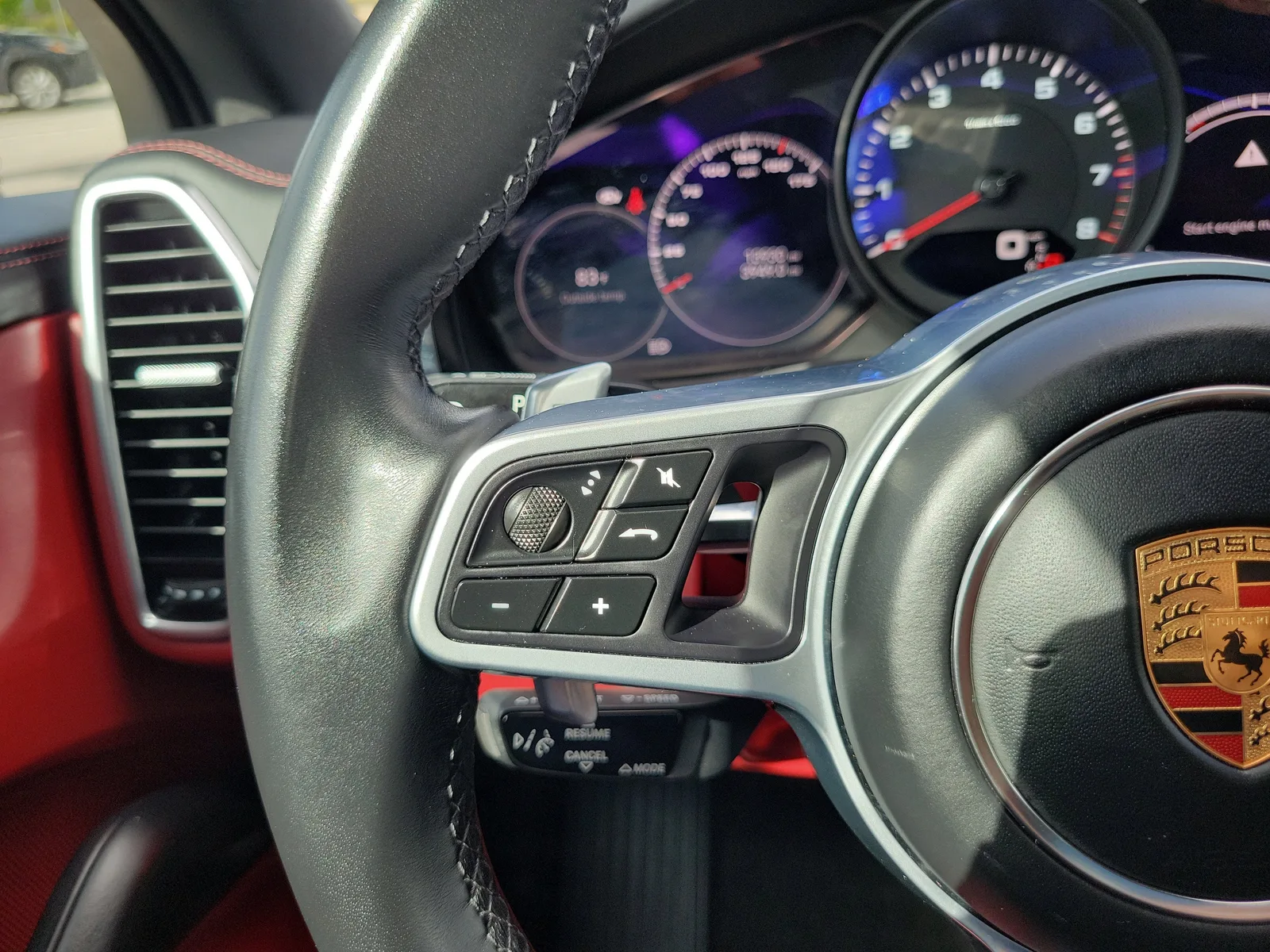 2023 Porsche Cayenne NA photo 21