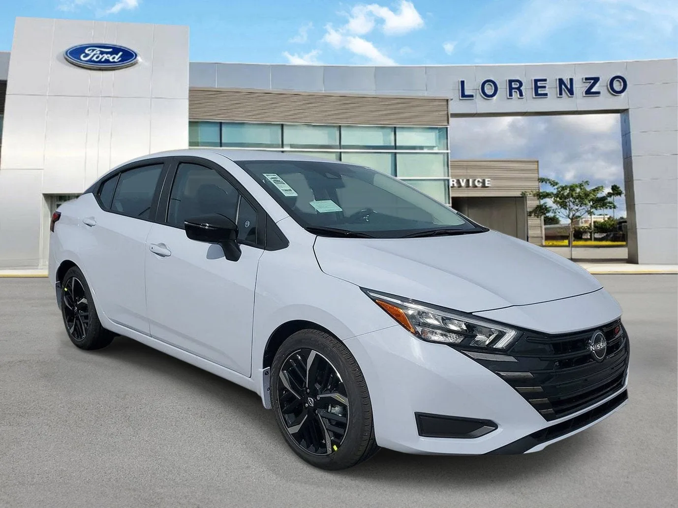 2025 Nissan Versa SR photo 3