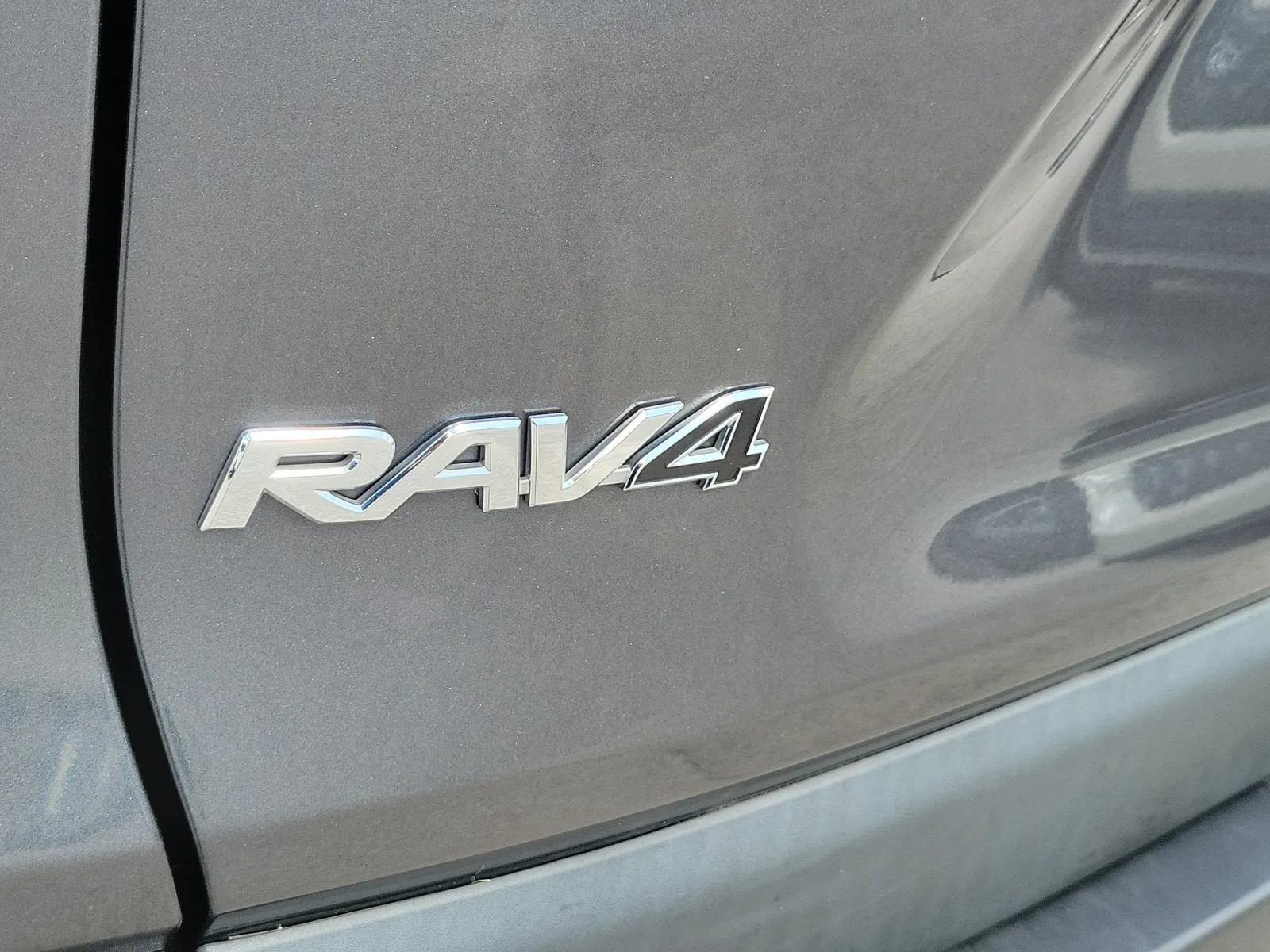 2023 Toyota RAV4 XLE photo 10
