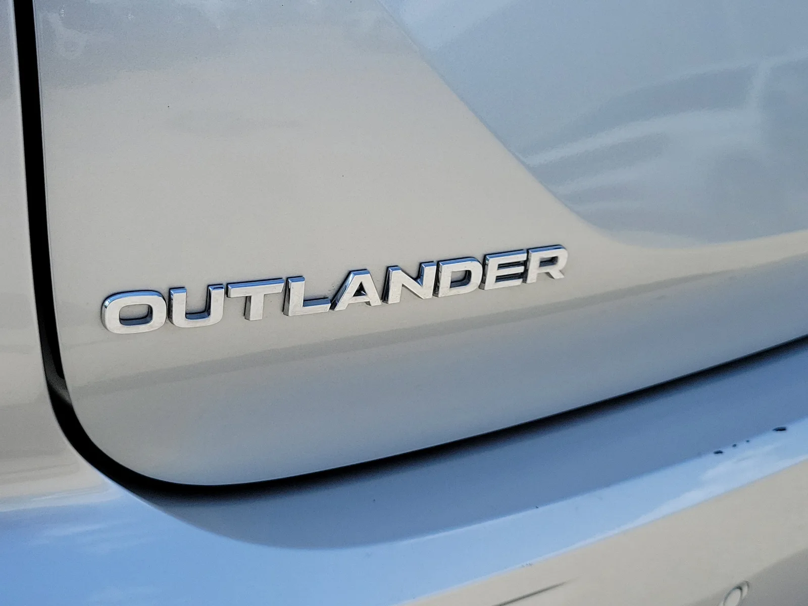 2025 Mitsubishi Outlander SE photo 10