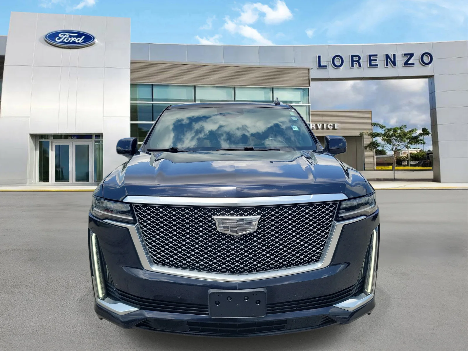 2023 Cadillac Escalade 4WD Premium Luxury photo 2