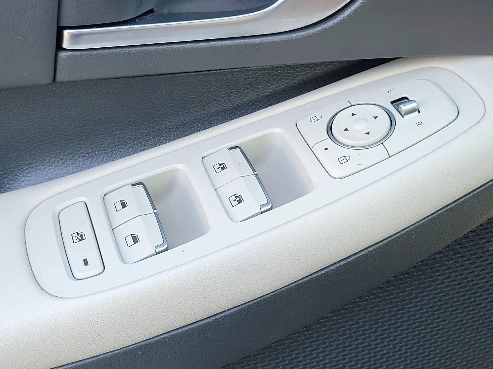 2022 Hyundai Sonata SEL photo 28