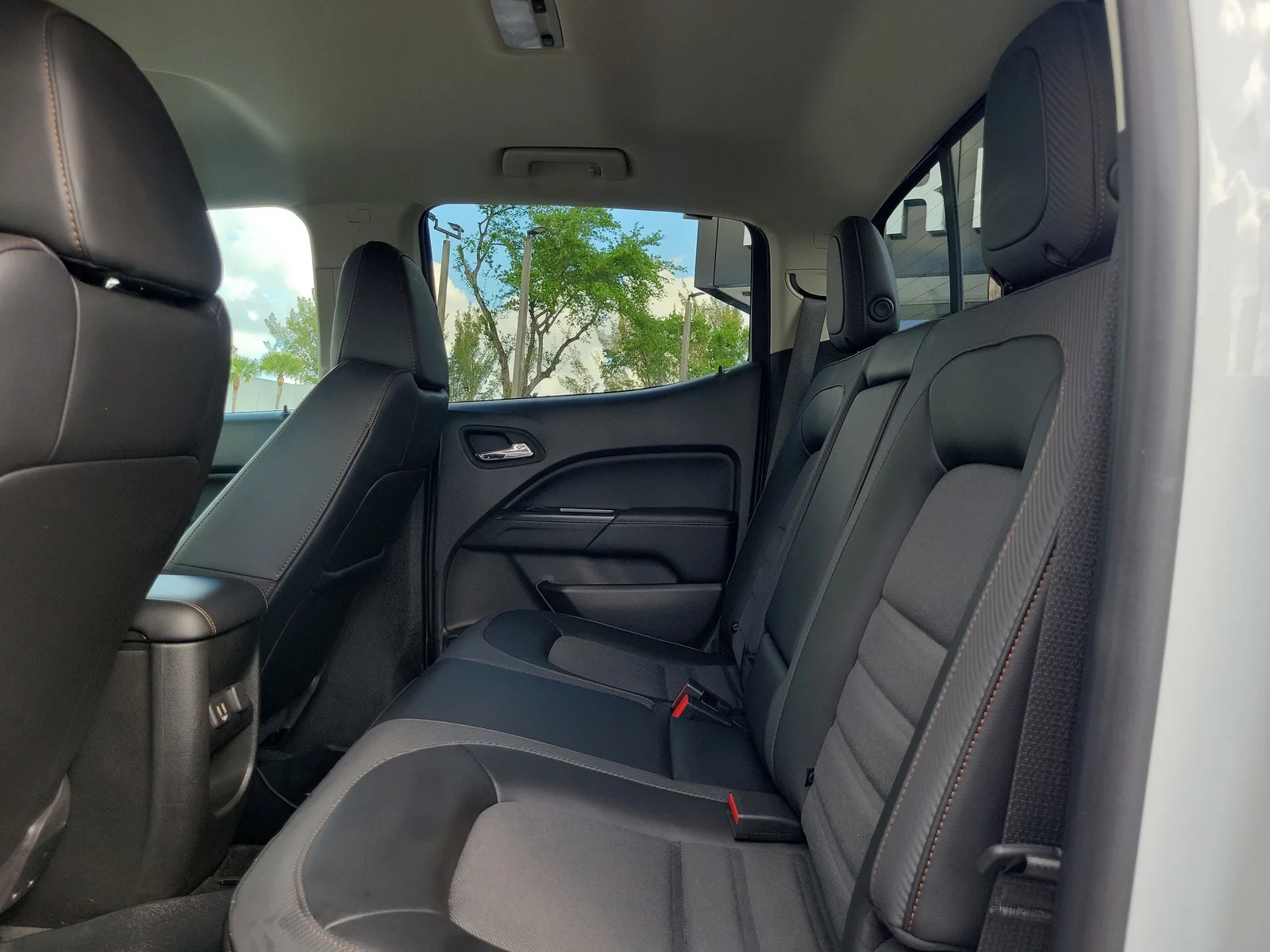 2022 GMC Canyon AT4 - Cloth photo 13