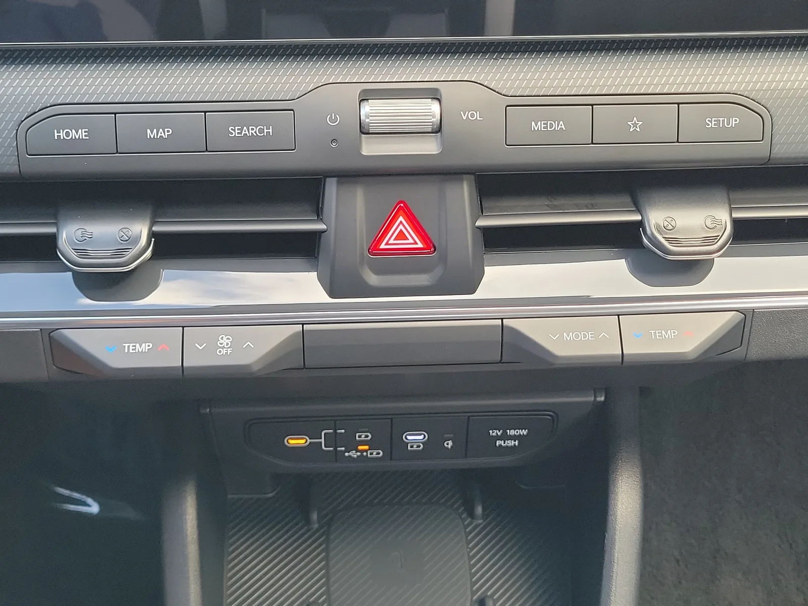 2025 Kia K4 GT-Line Turbo photo 31