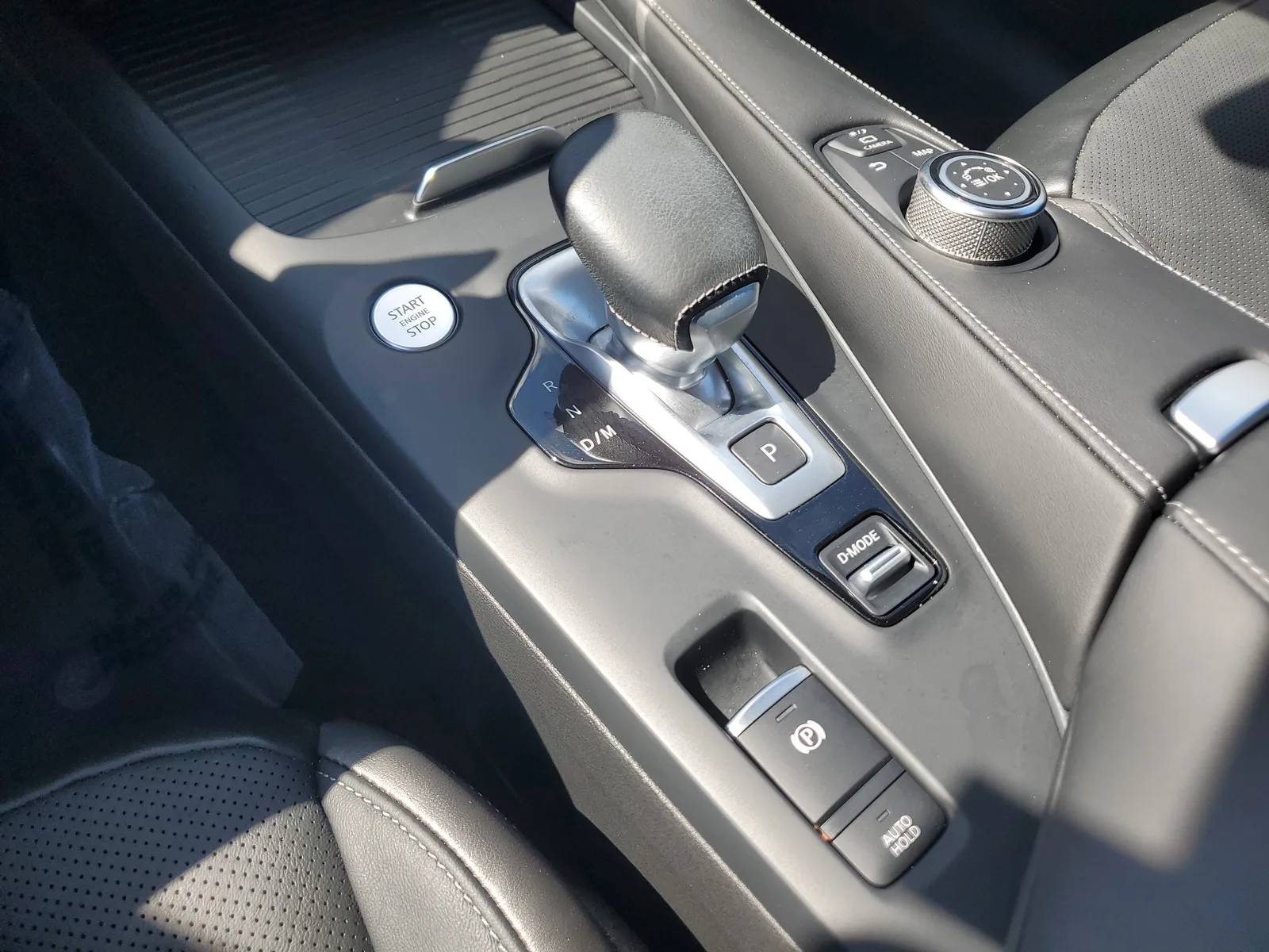 2022 INFINITI QX50 ESSENTIAL photo 26