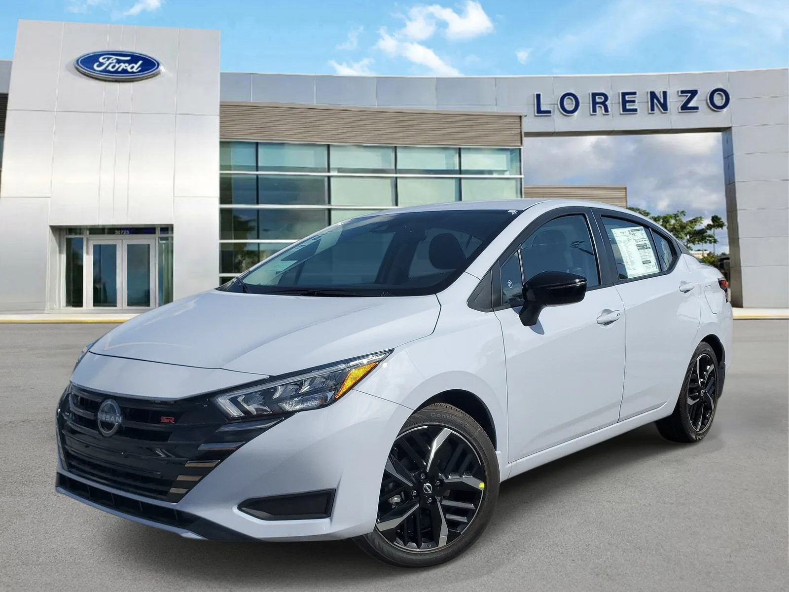 2025 Nissan Versa SR photo 26