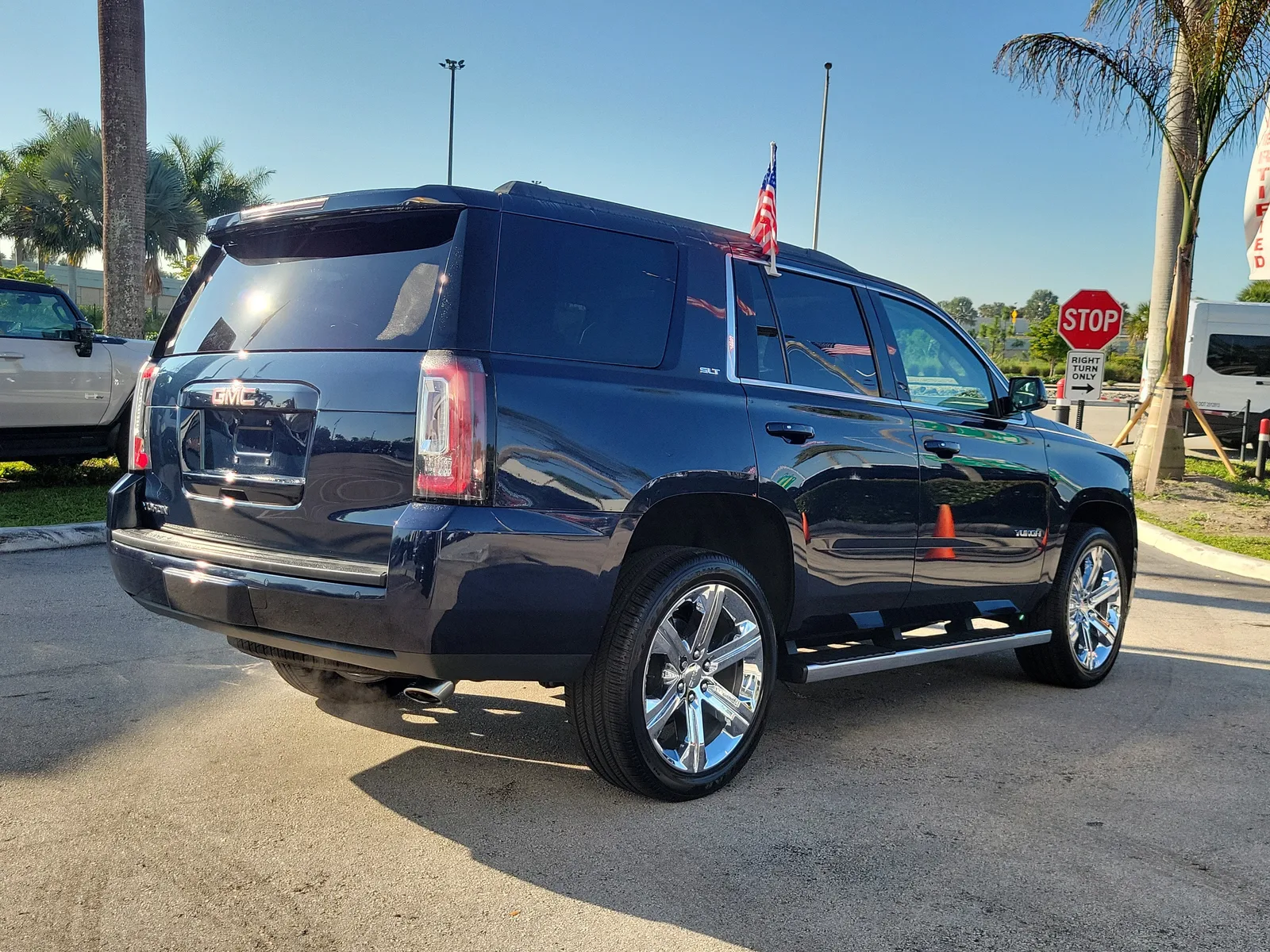 2019 GMC Yukon SLT photo 5