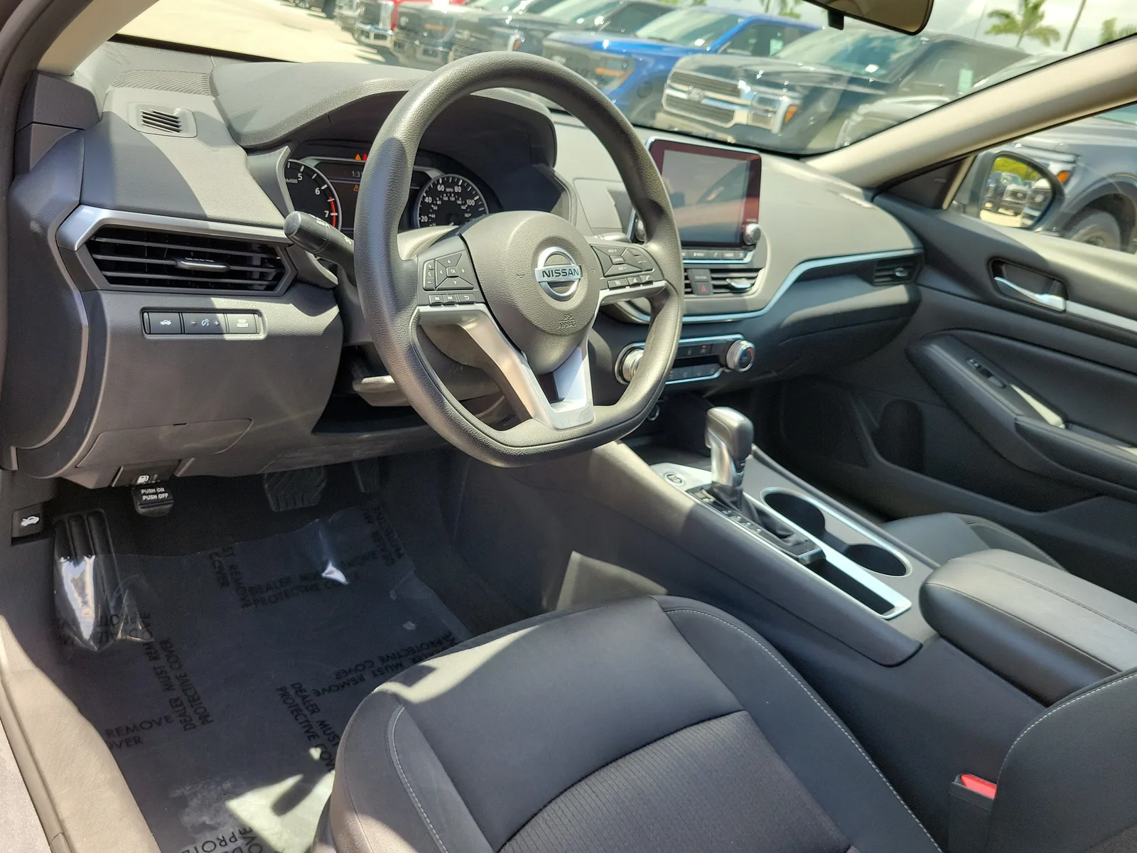 2022 Nissan Altima 2.5 SV photo 11