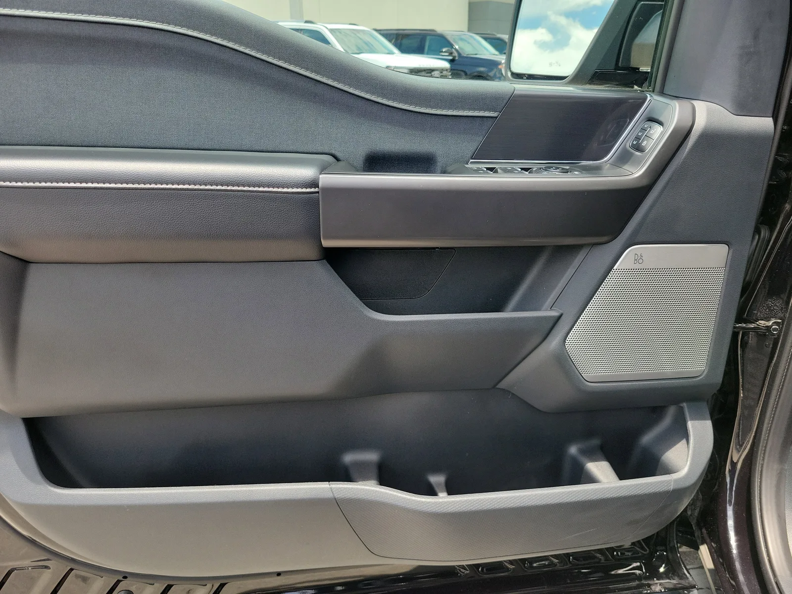 2025 Ford F-150 LARIAT 4WD photo 21