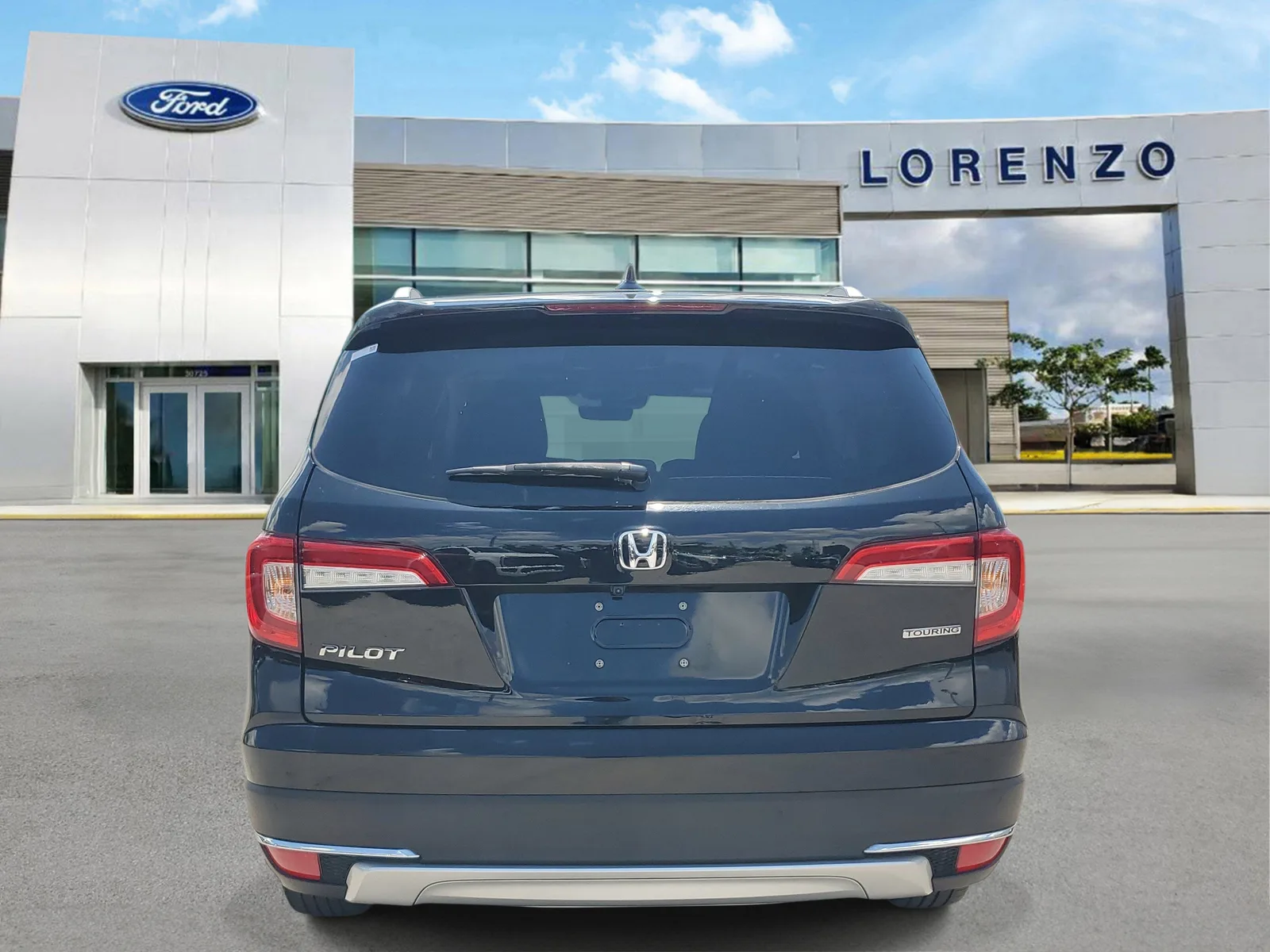 2022 Honda Pilot Touring 7-Passenger photo 6