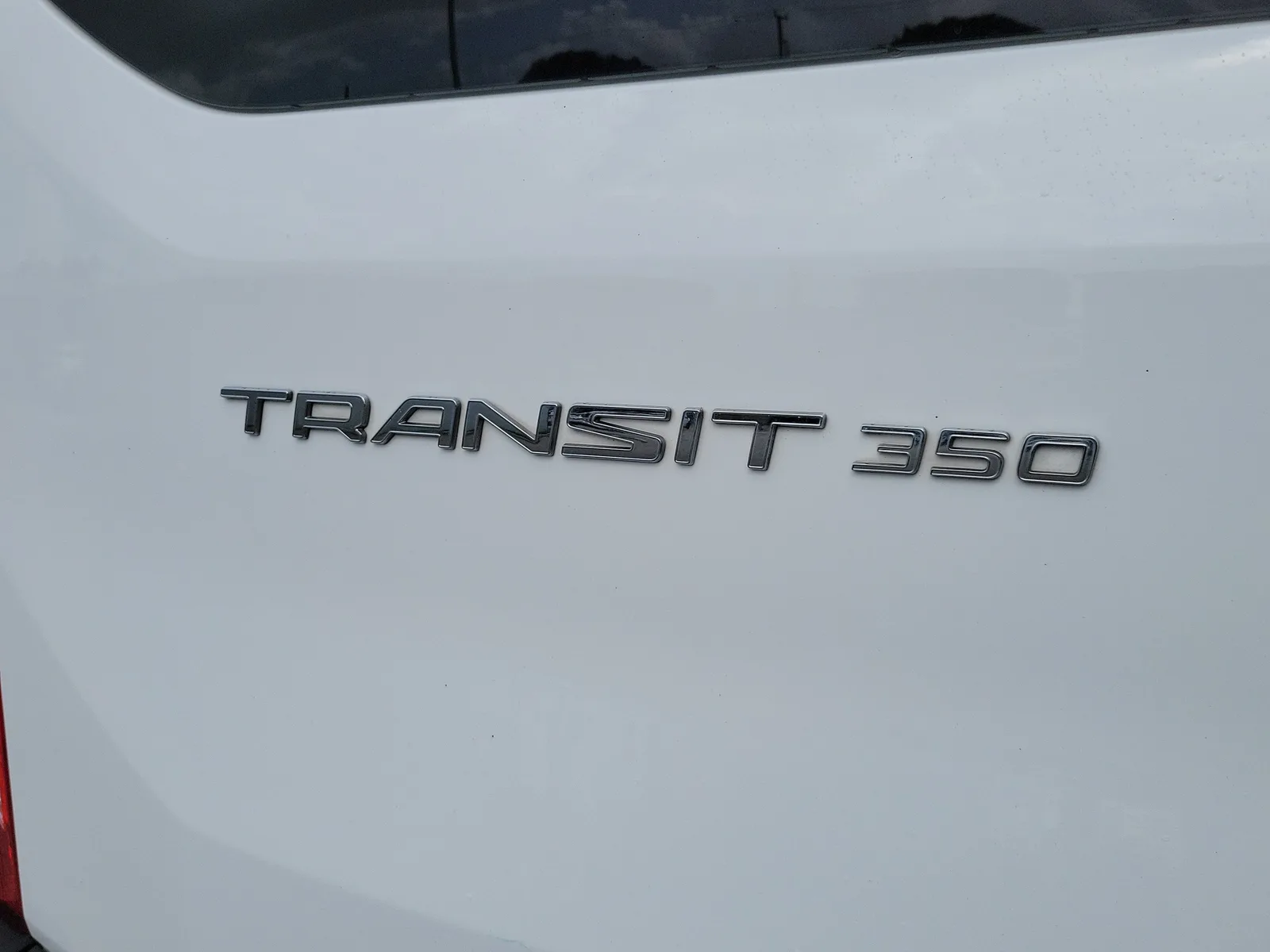 2024 Ford Transit Passenger Wagon XLT photo 9