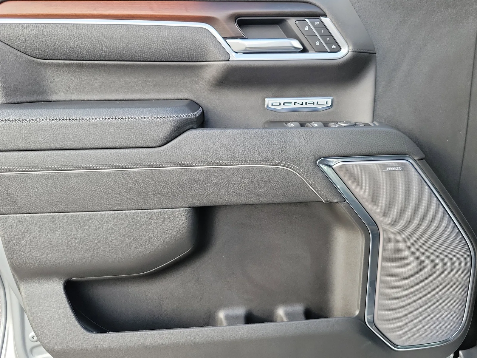 2026 GMC Sierra 1500 Denali photo 22