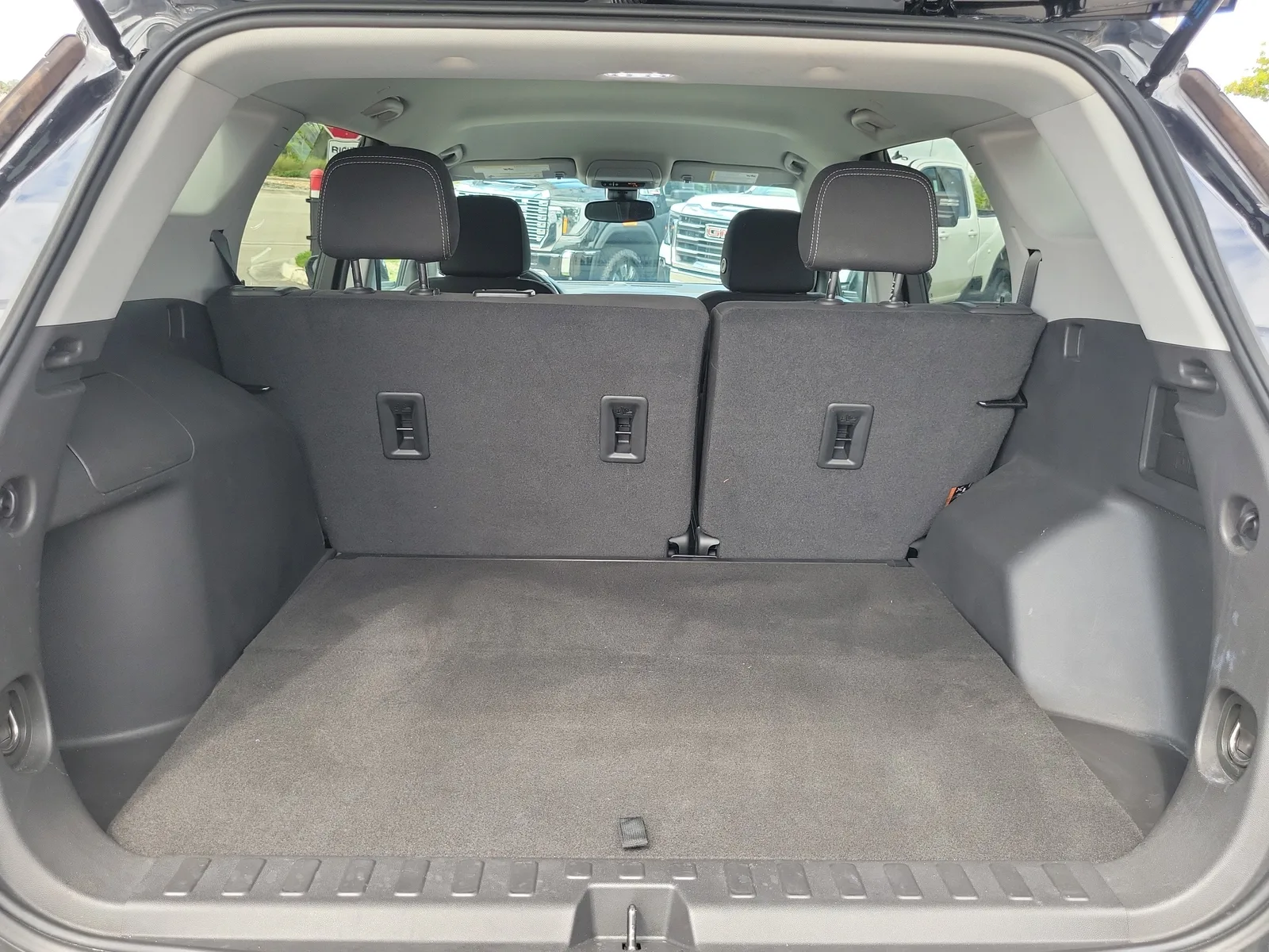 2023 GMC Terrain SLE photo 15