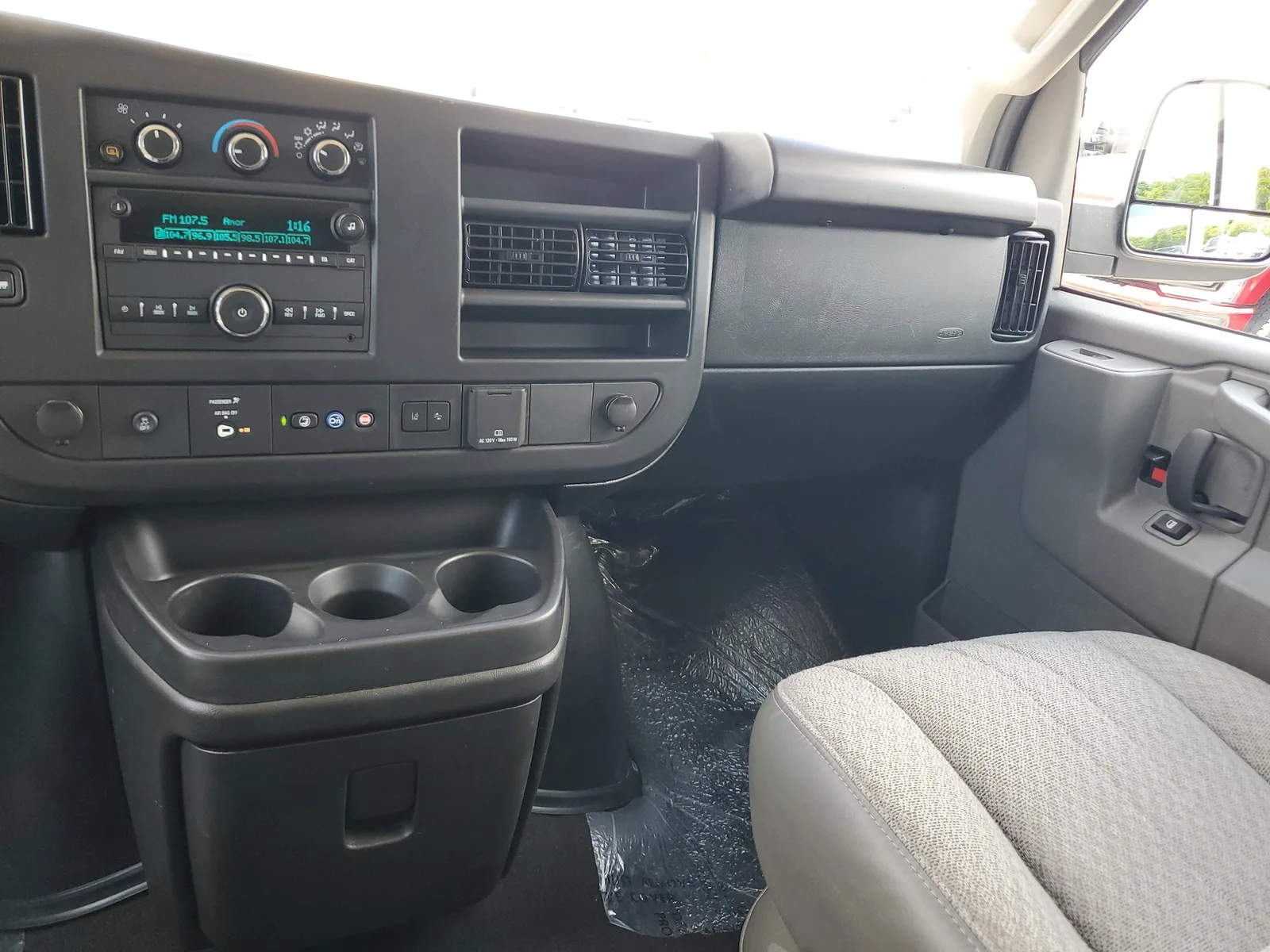 2025 Chevrolet Express Passenger LT photo 17