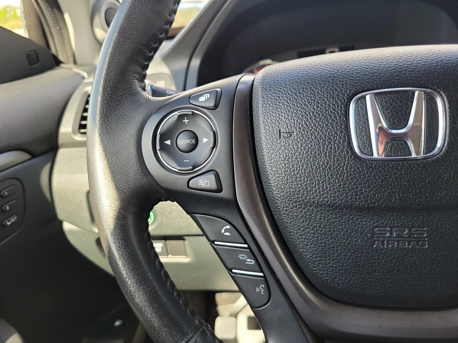 2023 Honda Ridgeline RTL photo 19