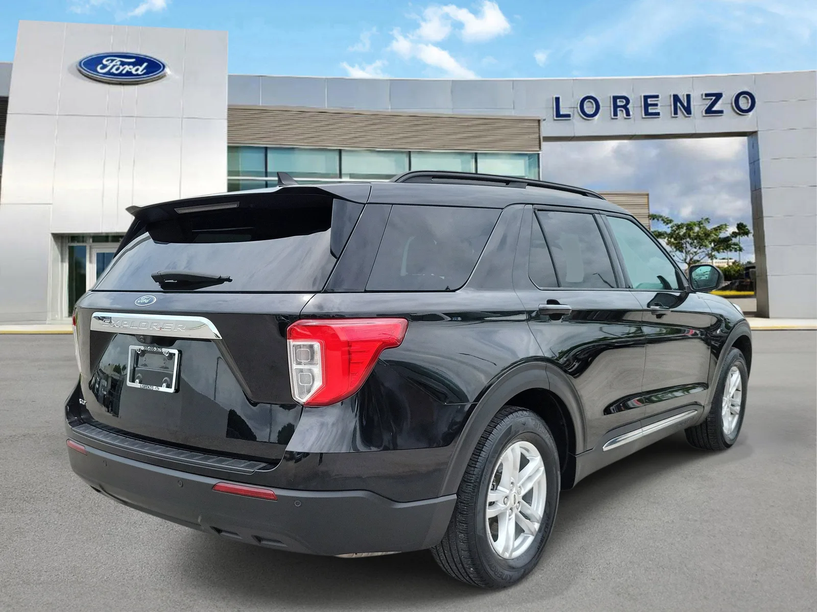 2023 Ford Explorer XLT photo 5