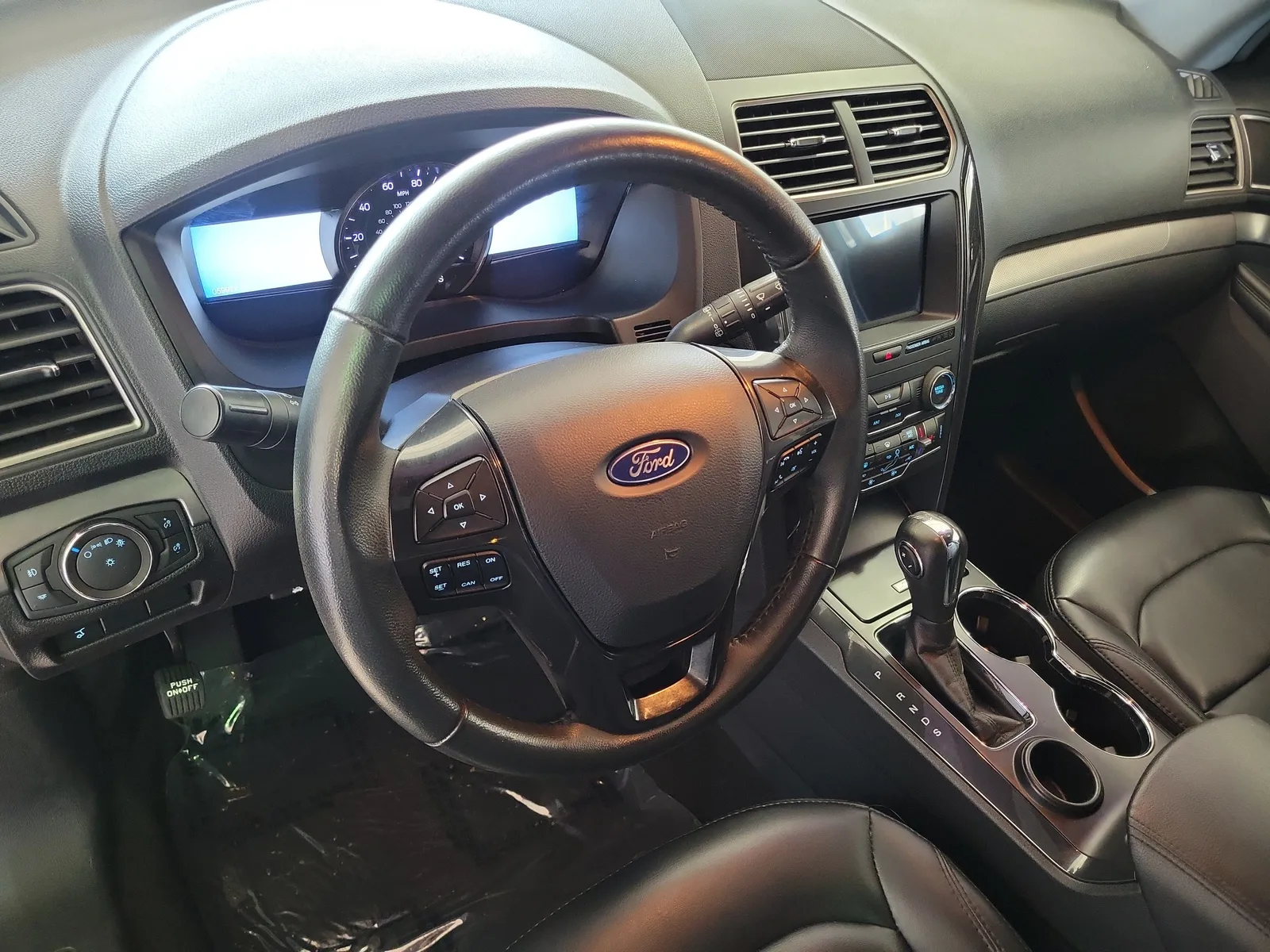 2019 Ford Explorer XLT photo 9